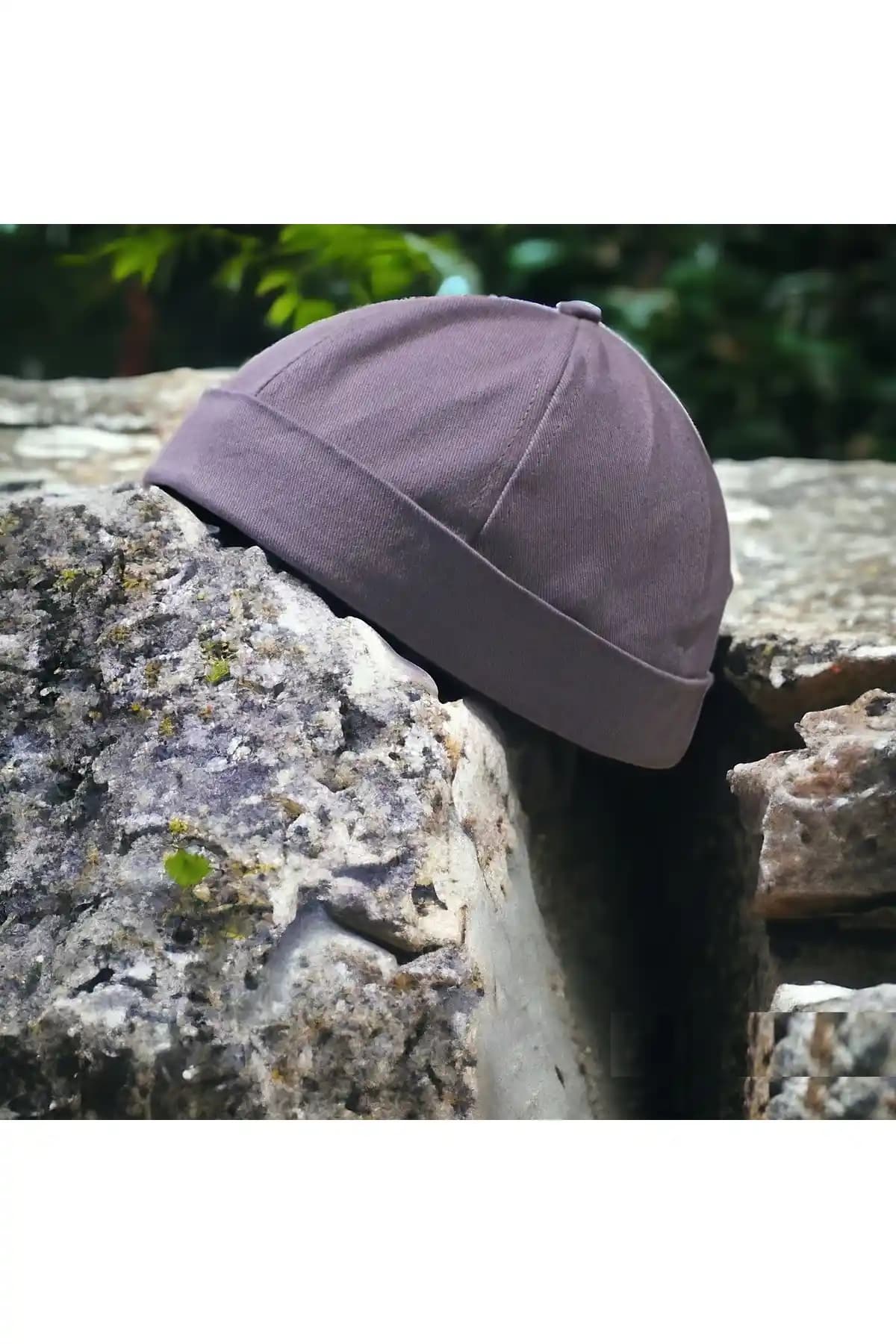 Kipa Şapka: Geleneksel ve Modern Moda Dünyasında Kendine Özgü Yeri