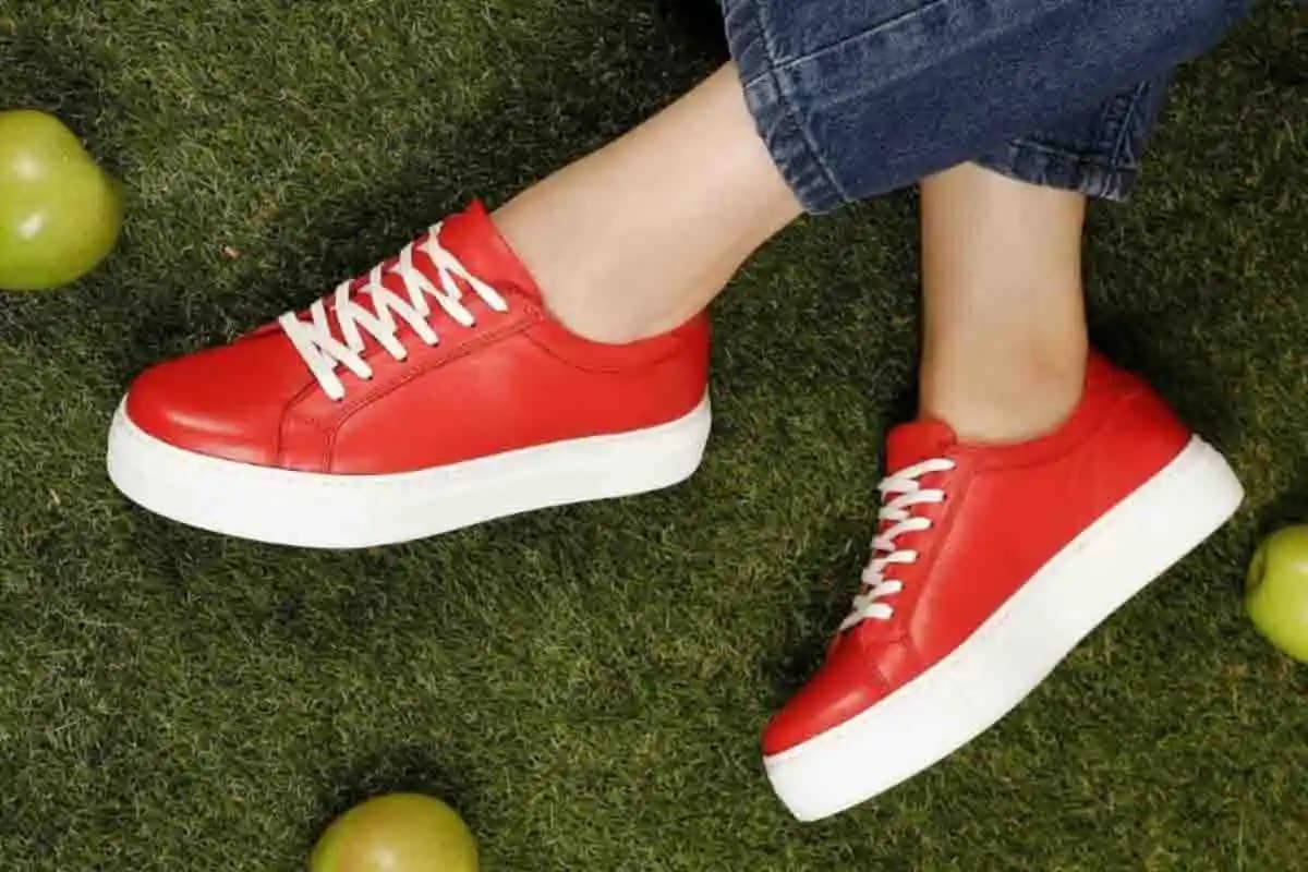Kırmızı Ayakkabı Kombinasyonu ve Moda Trendleri 2024 İçin Stil Rehberi
