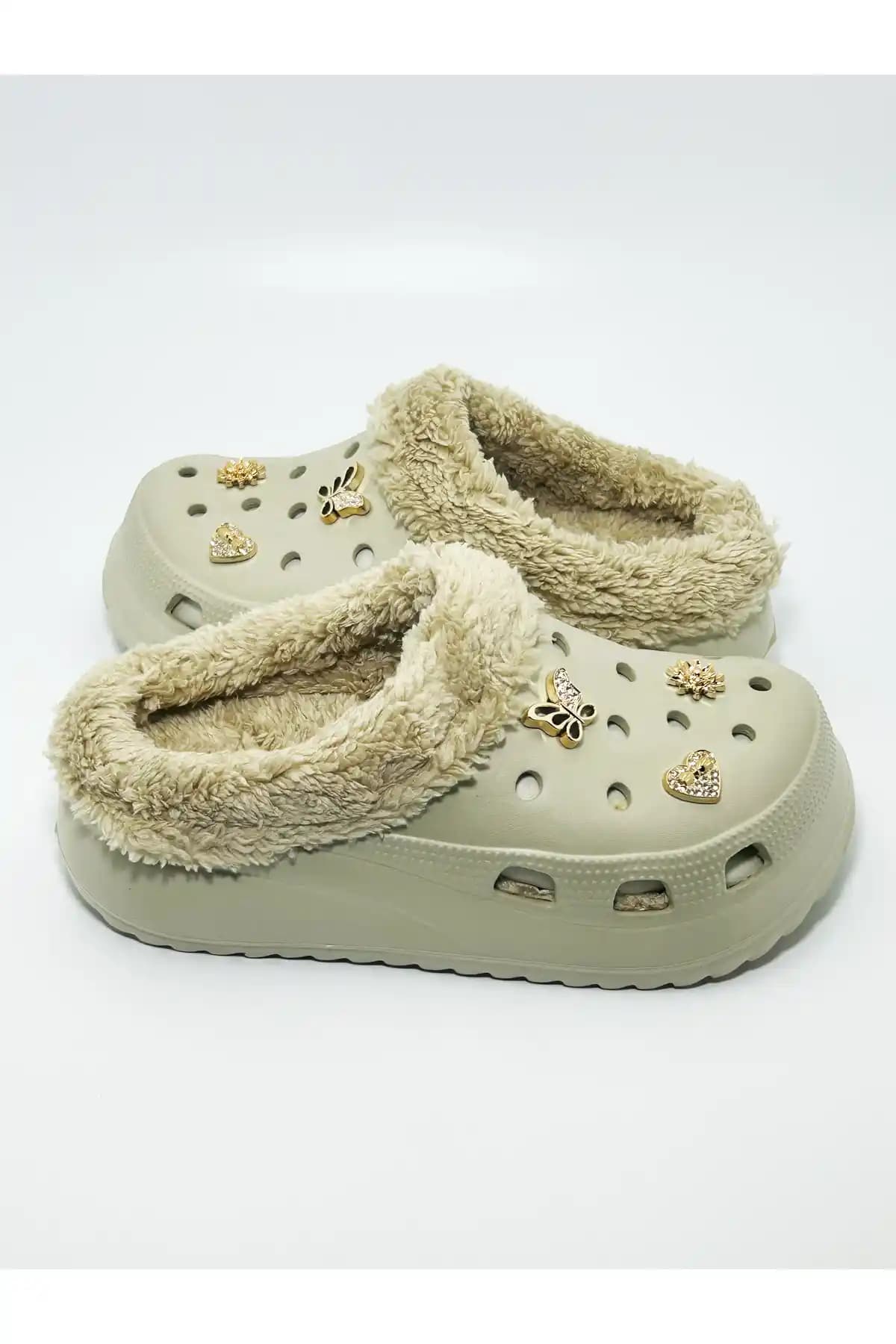 Kış Aylarında Kullanım İçin En İyi Crocs Bayan Kışlık Terlik Modelleri ve Özellikleri