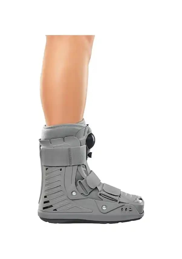 Kısa Bot Modasının Güncel Trendleri ve Stil İpuçları 2023