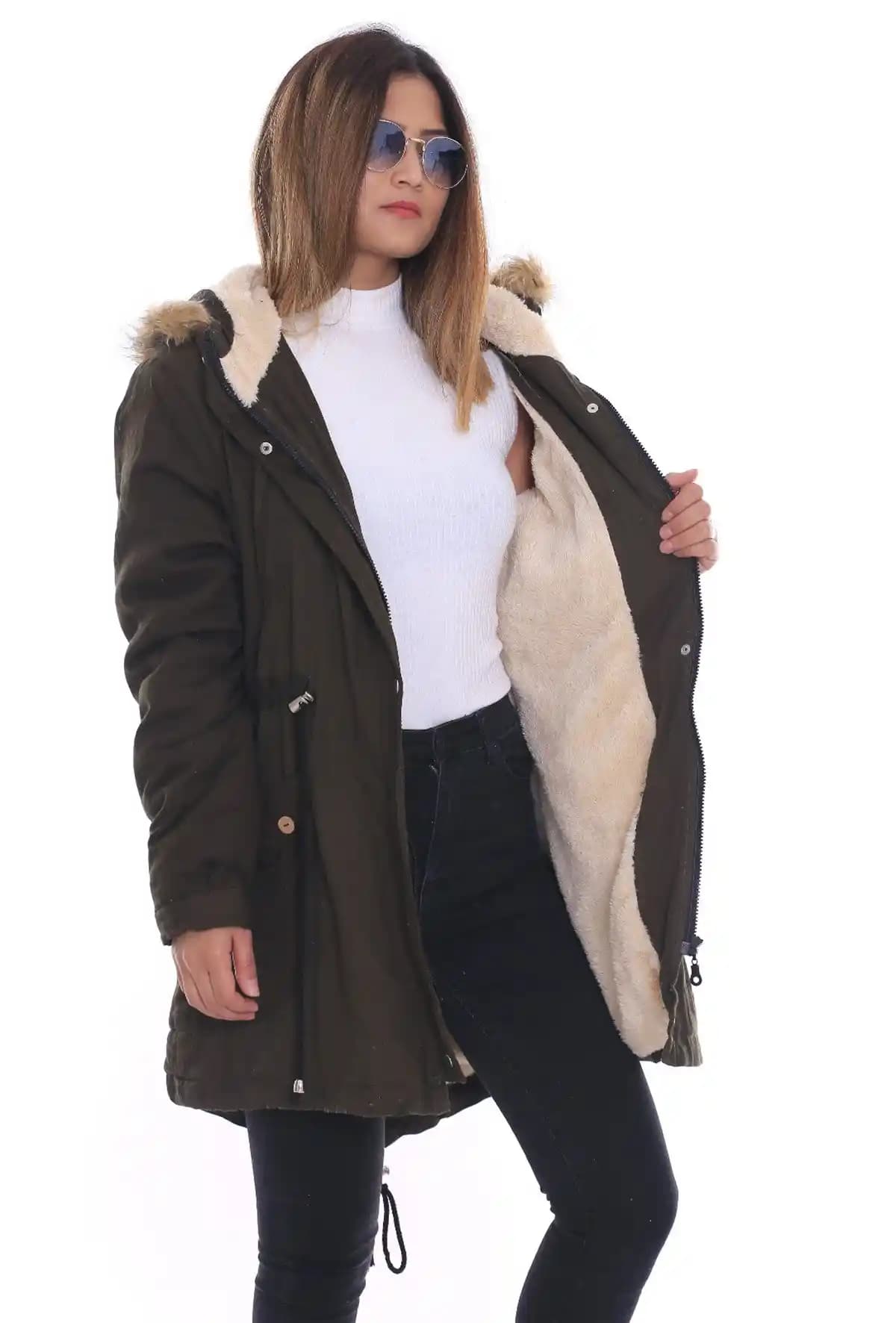 Kışlık Bayan Kabanları: Trendler, Seçim Kriterleri ve Bakım İpuçları