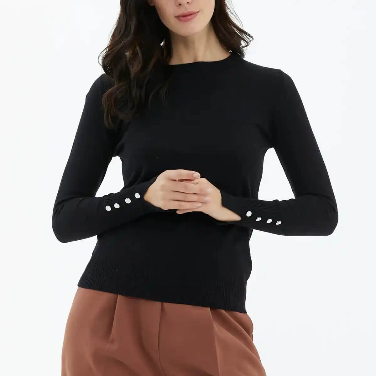 Kolu Düğmeli Kazaklar: Moda ve Fonksiyonellik Sunan Kış Giyim Parçası