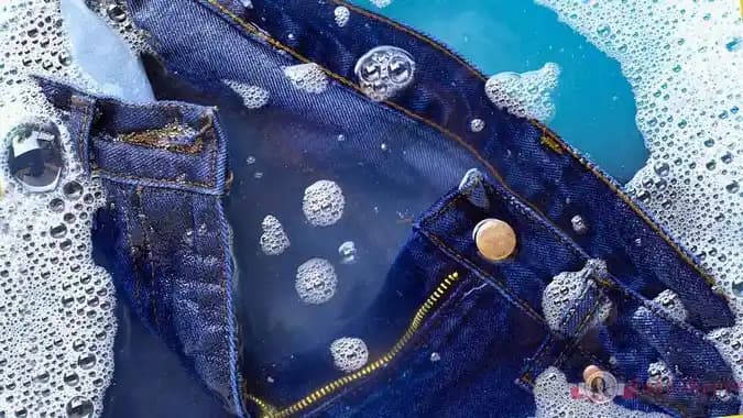 Kot Pantolon Bakımı ve Yıkama Rehberi: Uzman Tavsiyeleri ile Uzun Ömürlü Kullanım