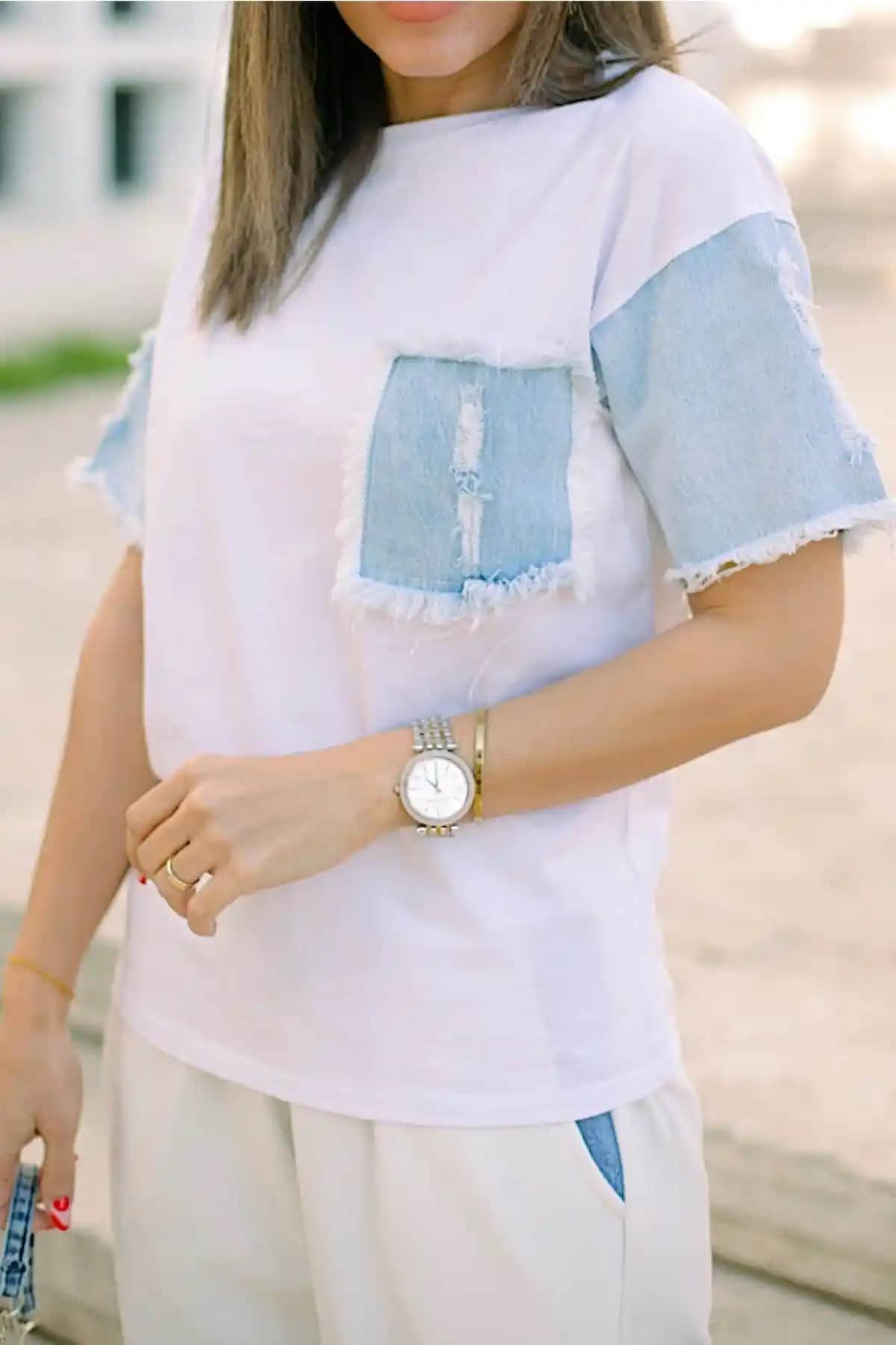 Kot Tişörtler: Moda Dünyasında Zamansız Bir İkon ve Stil Yaratma Rehberi