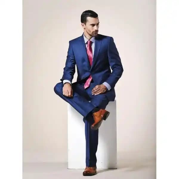 Koyu Lacivert Takım Elbise Altına Uygun Ayakkabı Seçimi ve Stil İpuçları