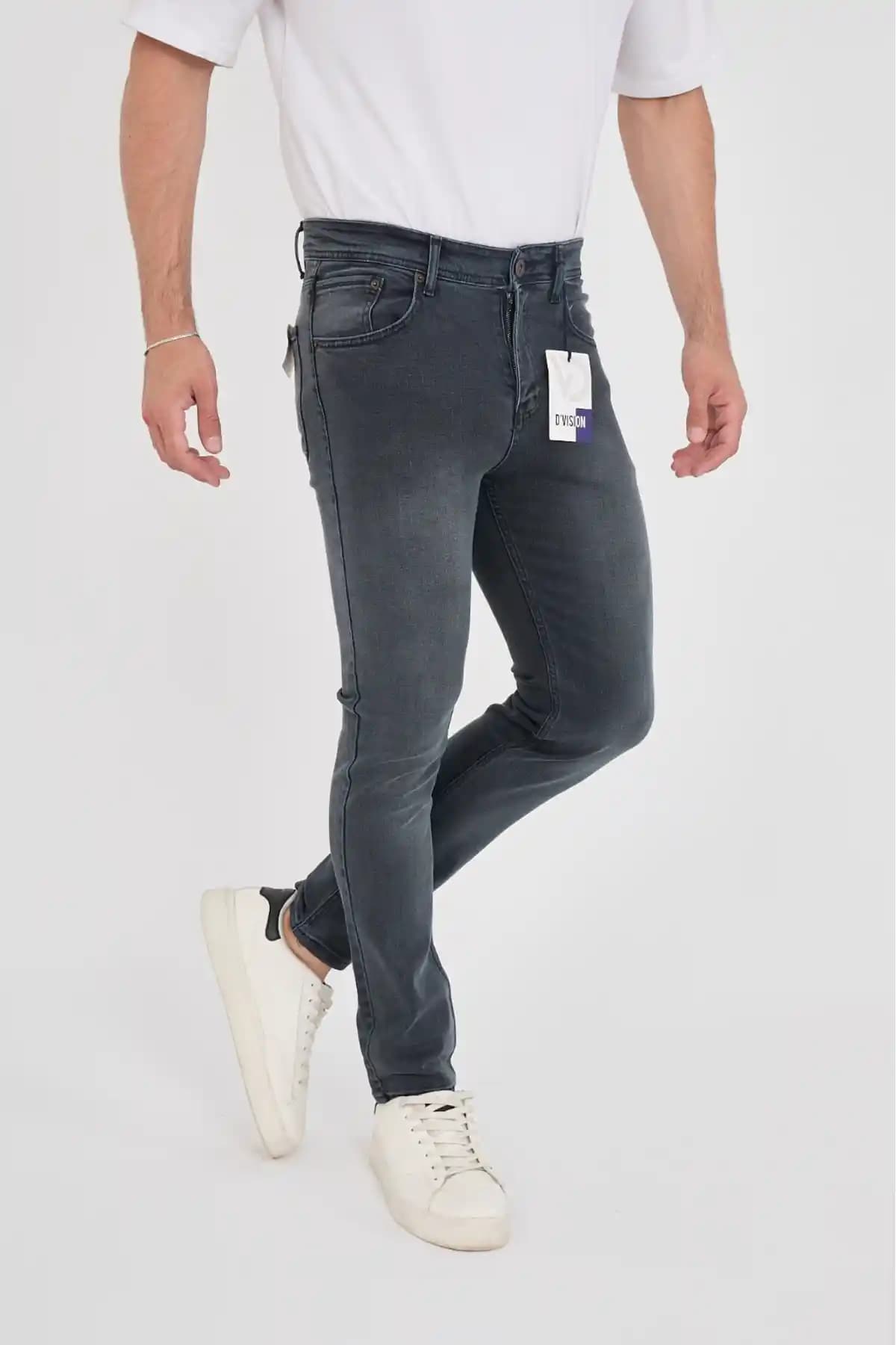 Kül Rengi Pantolon: Moda Dünyasında Zarif ve Çok Yönlü Bir Seçenek