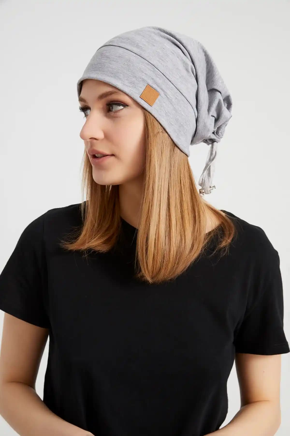 Kumaş Bere Nedir? Moda ve Konforun Buluştuğu Kış Aksesuarları Rehberi