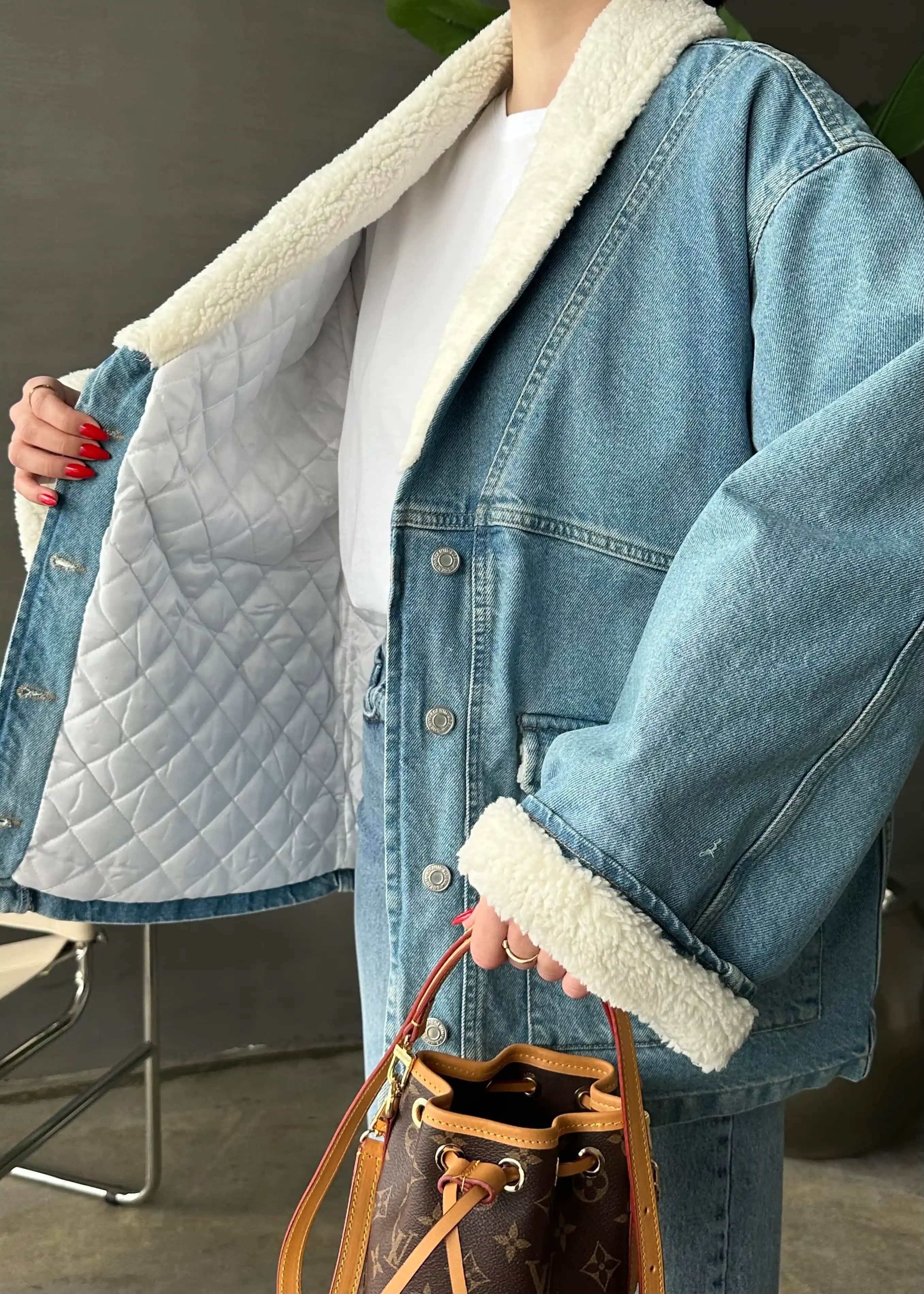 Kürklü Denim Ceketler: Kış Modasında Şıklık ve Sıcaklık Uyumunu Yakalayın