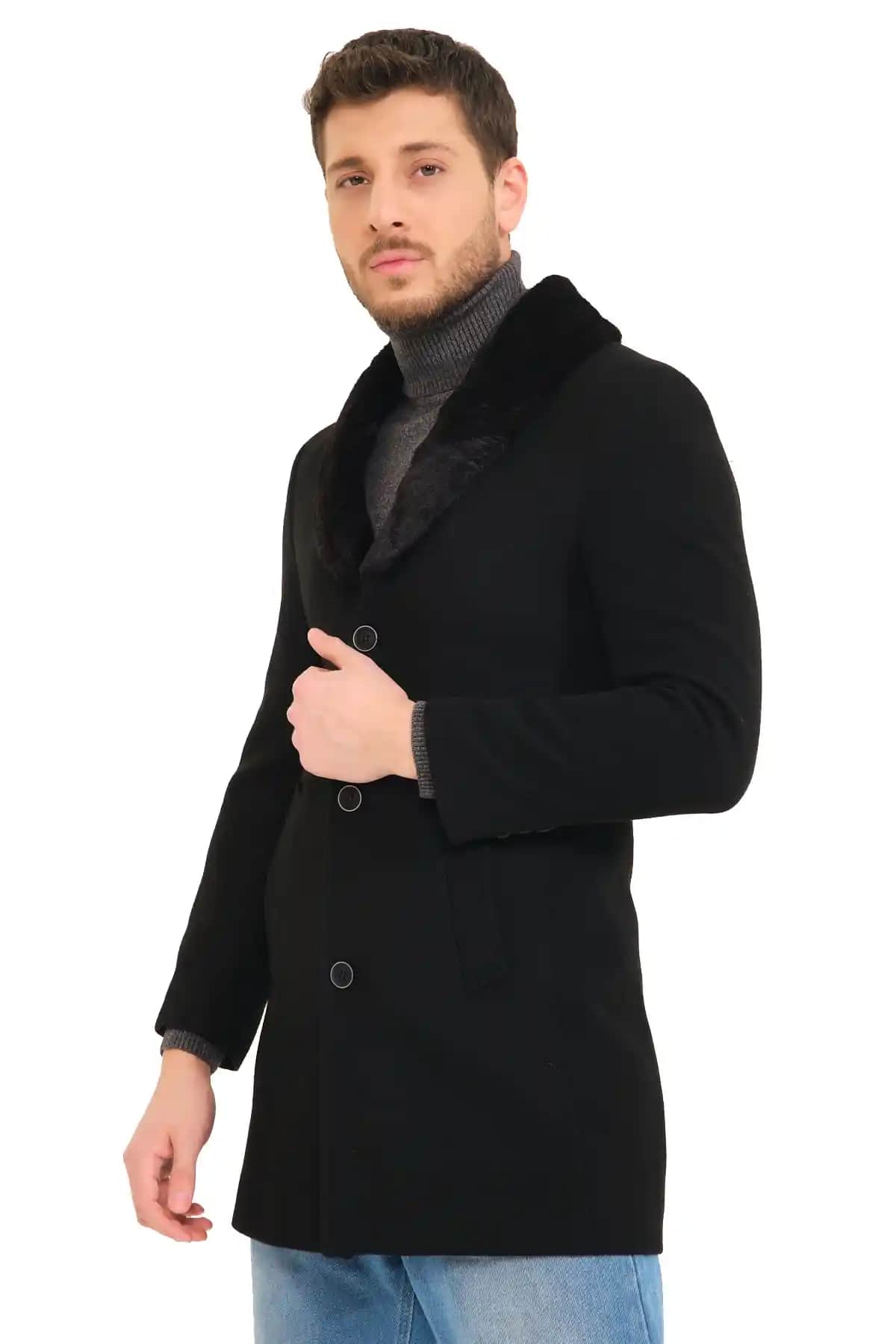 Kürklü Kaşe Kabanlar: Kış Modasında Zamansız Şıklık ve Modern Tasarımlar