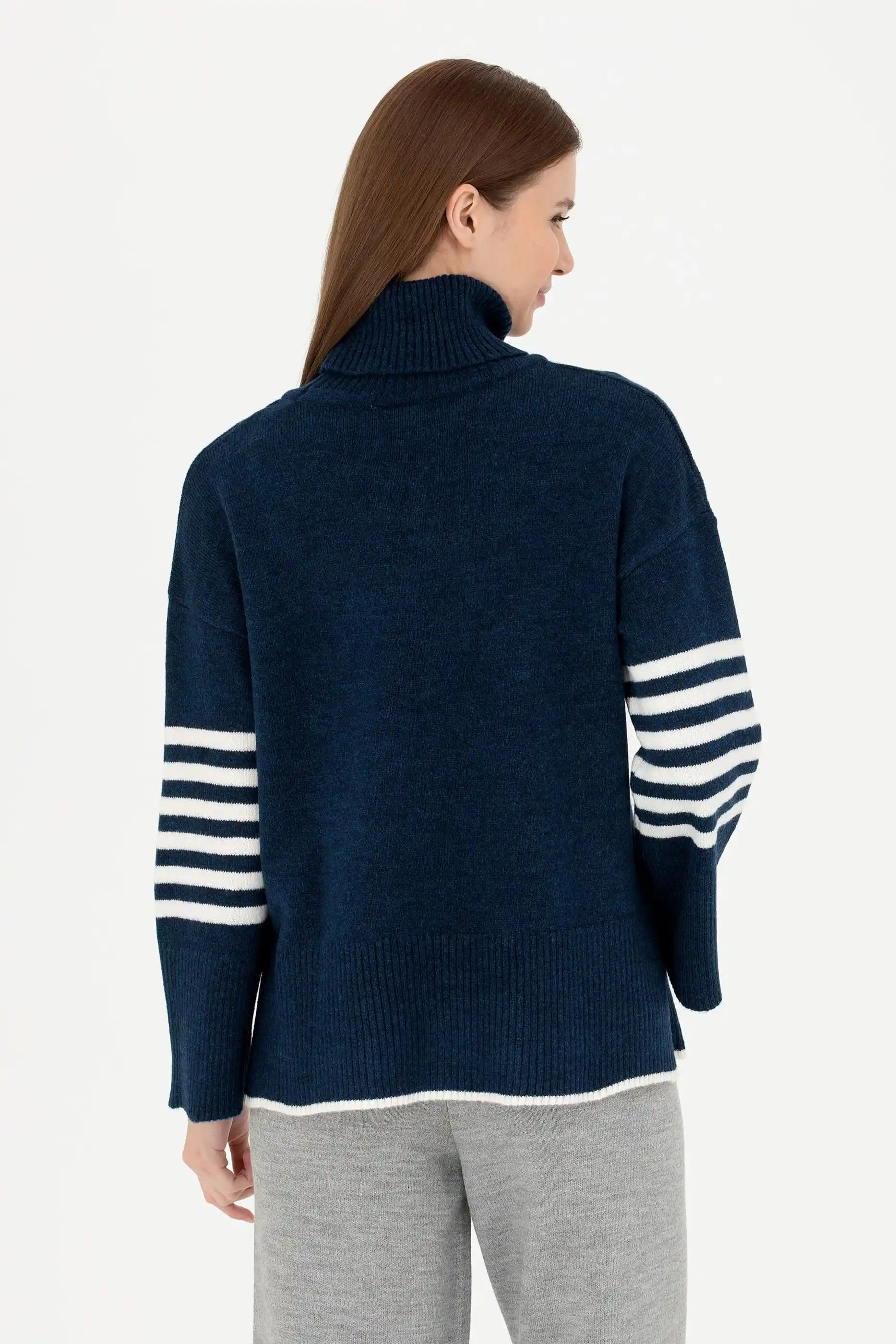 Lacivert Boğazlı Kazaklar: Kış Modasında Zamansız Şıklık ve Çok Yönlü Kullanım İpuçları