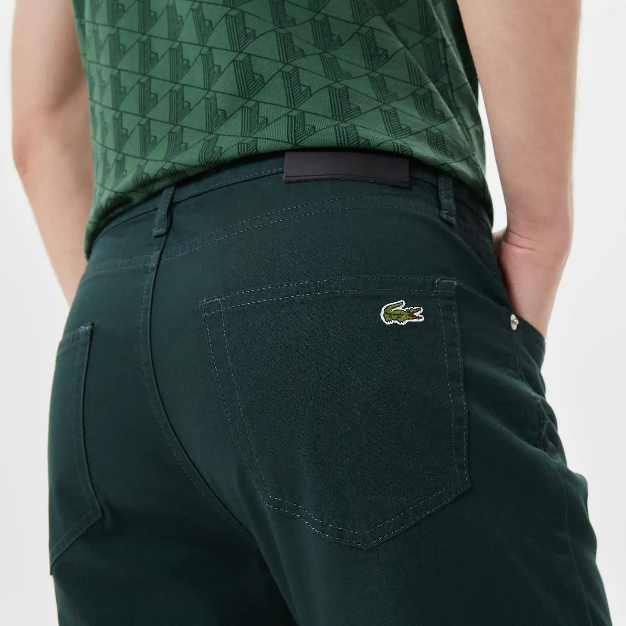 Lacoste Erkek Pantolonları: Şıklık ve Konforu Bir Arada Sunan Modern Koleksiyon