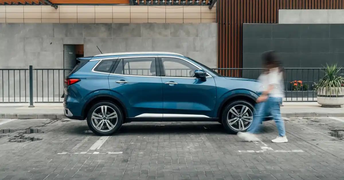 Lacoste: Moda Dünyasında Şıklık ve Sürdürülebilirlik ile Öne Çıkan İkonik Marka