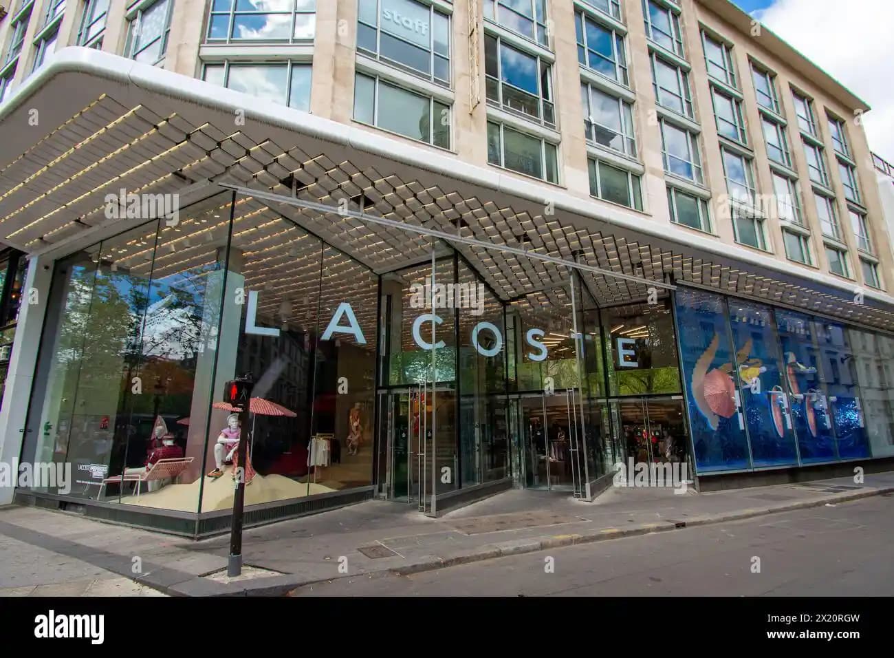 Lacoste Paris: Modern Tasarımlarla Moda Dünyasında Zarafet ve Yeniliklerin Temsilcisi