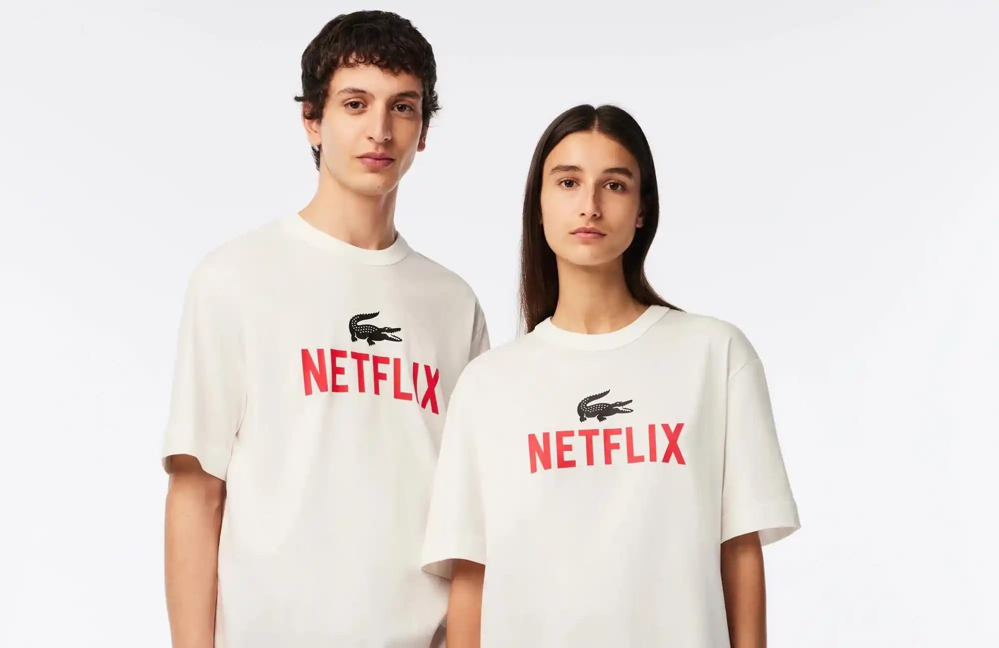 Lacoste ve Netflix İşbirliği Moda Dünyasında Dijital ve Kültürel Yenilikleri Yansıtıyor