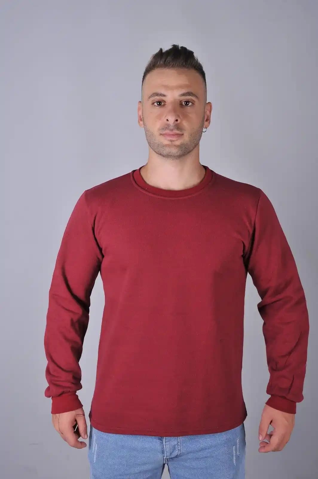 Moda Dünyasında 0 Yaka Sweatshirtlerin Yeri ve Güncel Trendler Analizi