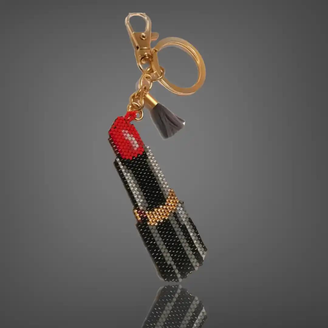 Moda Dünyasında Anahtarlık Tasarımı: Şıklık ve Fonksiyonelliğin Buluşması