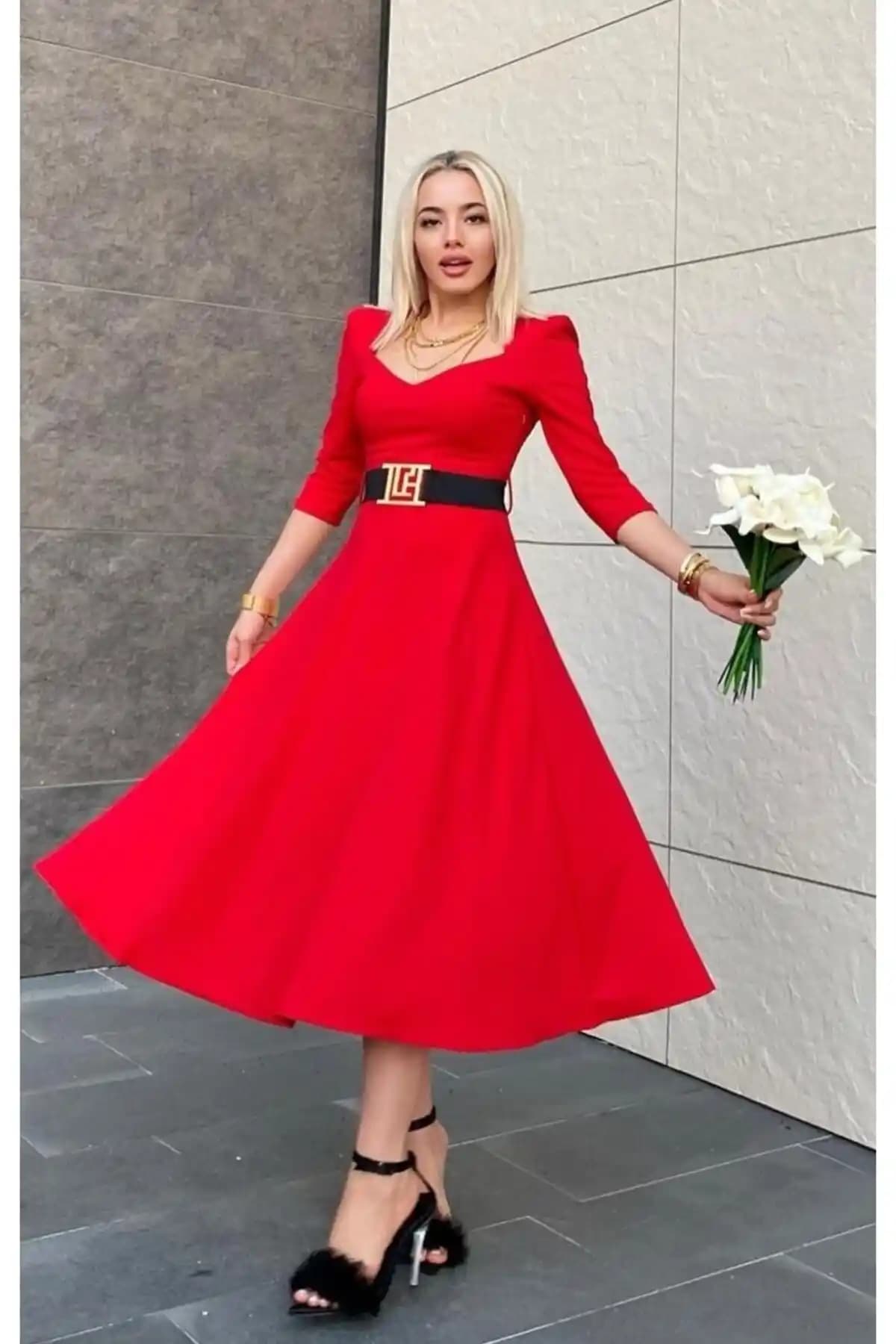 Moda Dünyasında Elbise Trendleri ve Stil Rehberi 2025 Güncel Trendler ve Uygun Fiyatlı Seçenekler