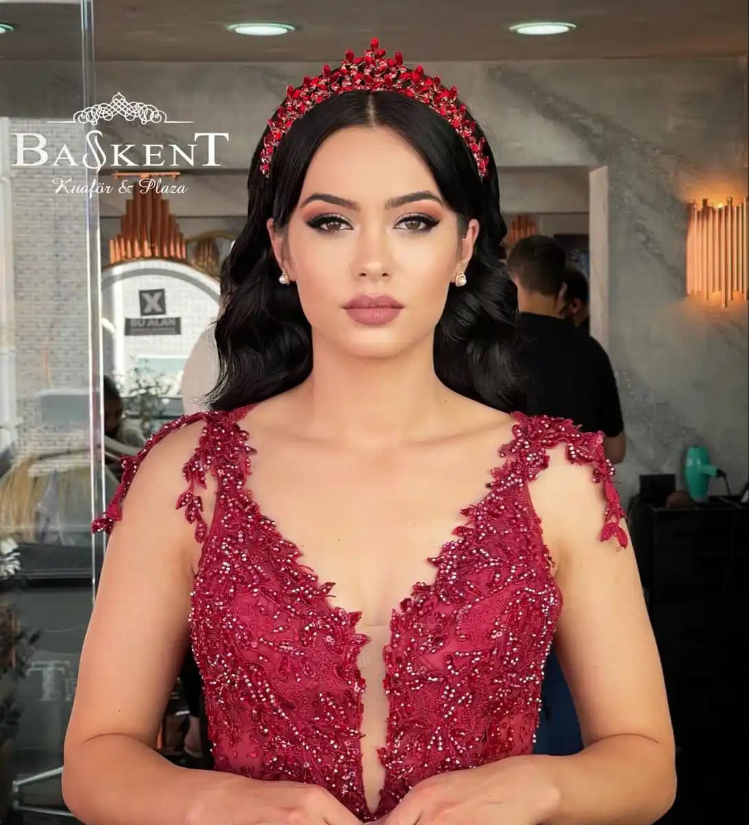 Moda Dünyasında Kendine Özgü Stil Oluşturmanın Yolları ve Güncel Trendler İncelemesi