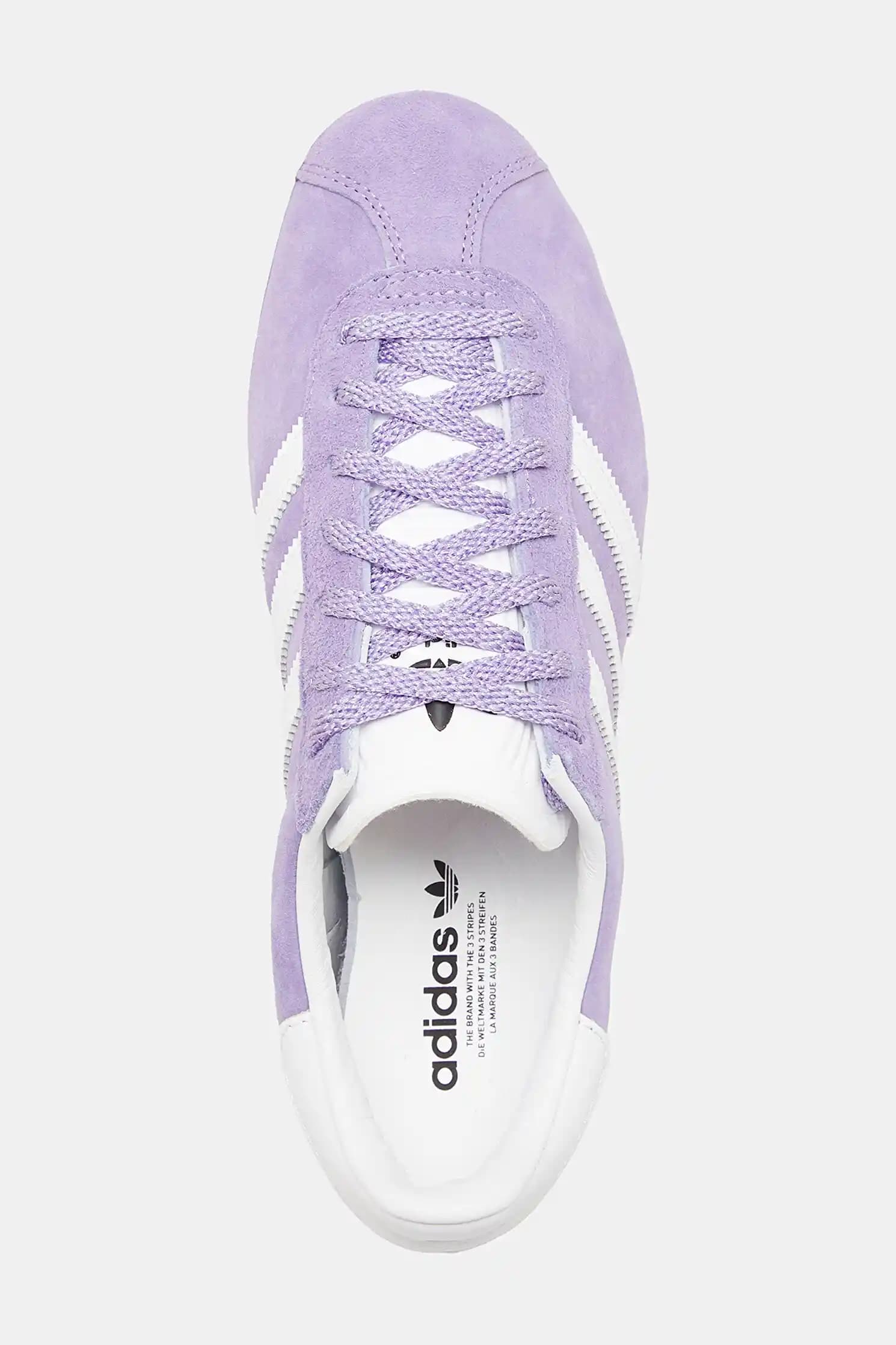 Moda Dünyasında Lila ve Adidas: Renk ve Marka Buluşmasıyla Stil Yaratma Rehberi