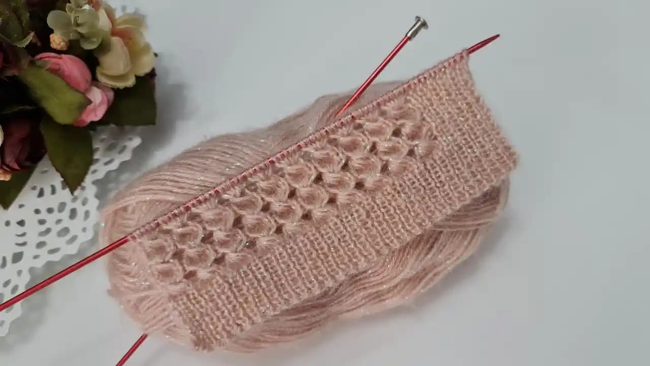 Moda Dünyasında Yelek Modelleri: Şıklık ve İşlevselliğin Güncel Trendleri