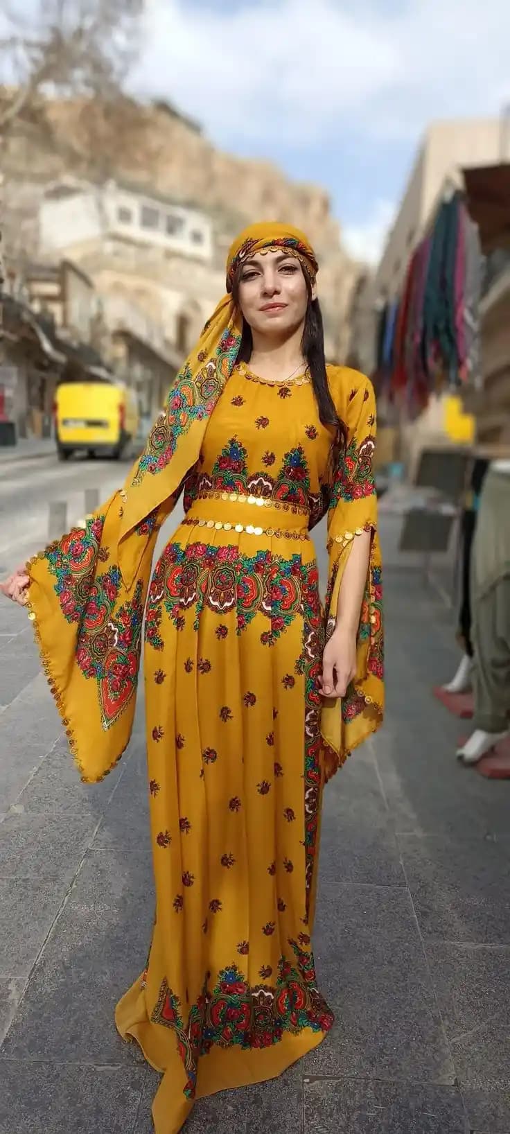 Moda ve Kıyafetlerin Gücü: Kendini İfade Etmenin En Güzel Yolu