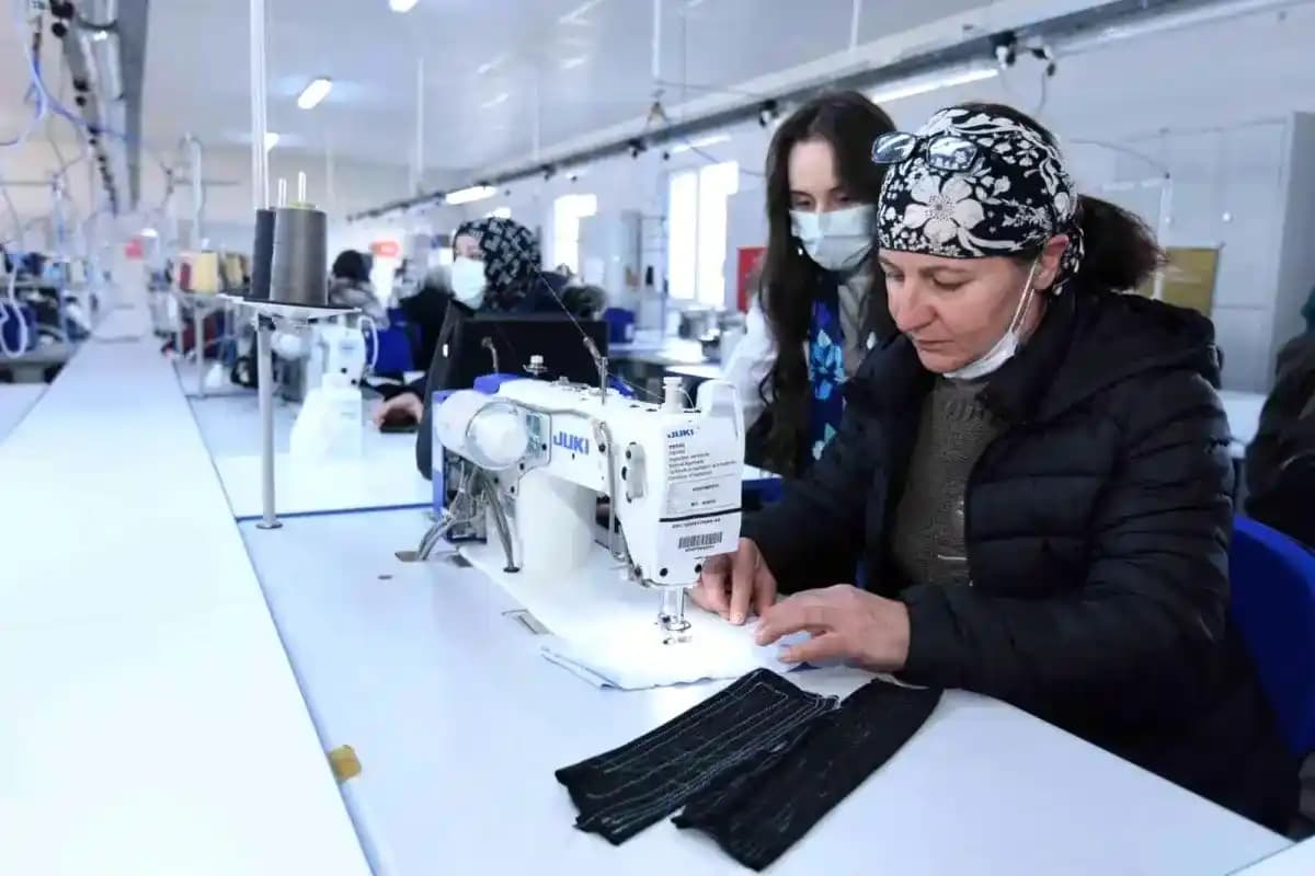 Moda ve Teknolojinin Buluşması: Dijital Giyim Uygulamaları ve Geleceğin Trendleri