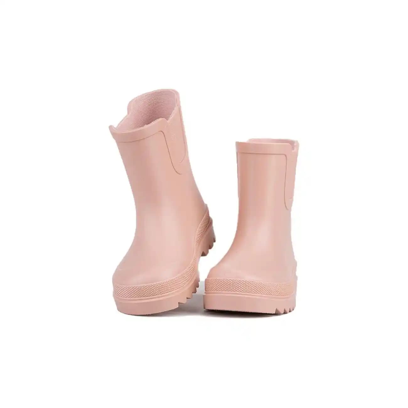Pembe Çizme Trendine Derinlemesine Bir Bakış Moda Dünyasında Renkli Bir İkon