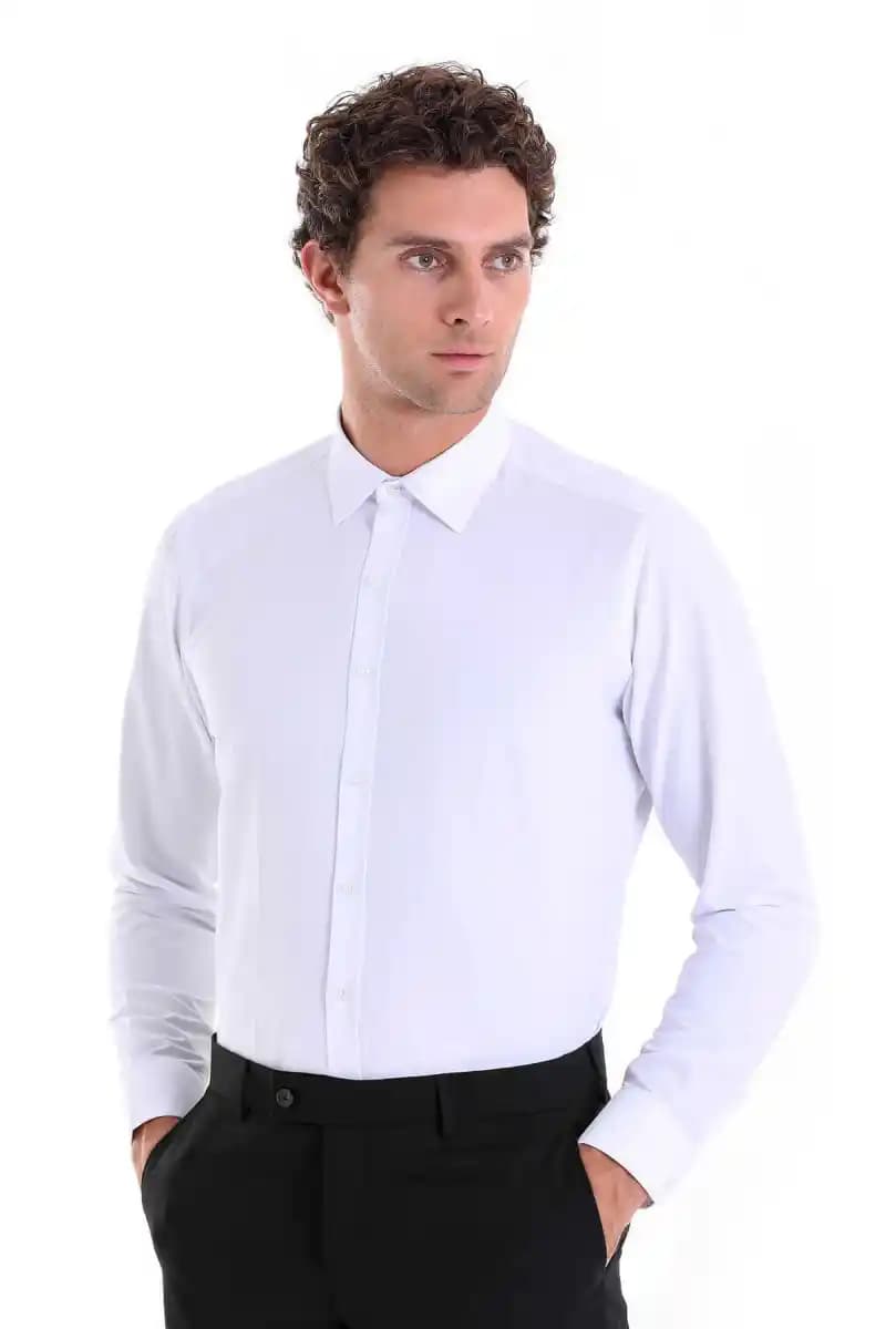 Slim Fit Gömlekler Moda Dünyasında Şıklığın ve Rahatlığın Anahtarı