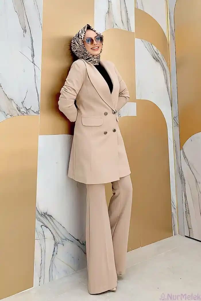 Tesettür Moda Dünyasında Blazer ve Pantolon Kombinleri: Şıklık ve Konforun Buluşması