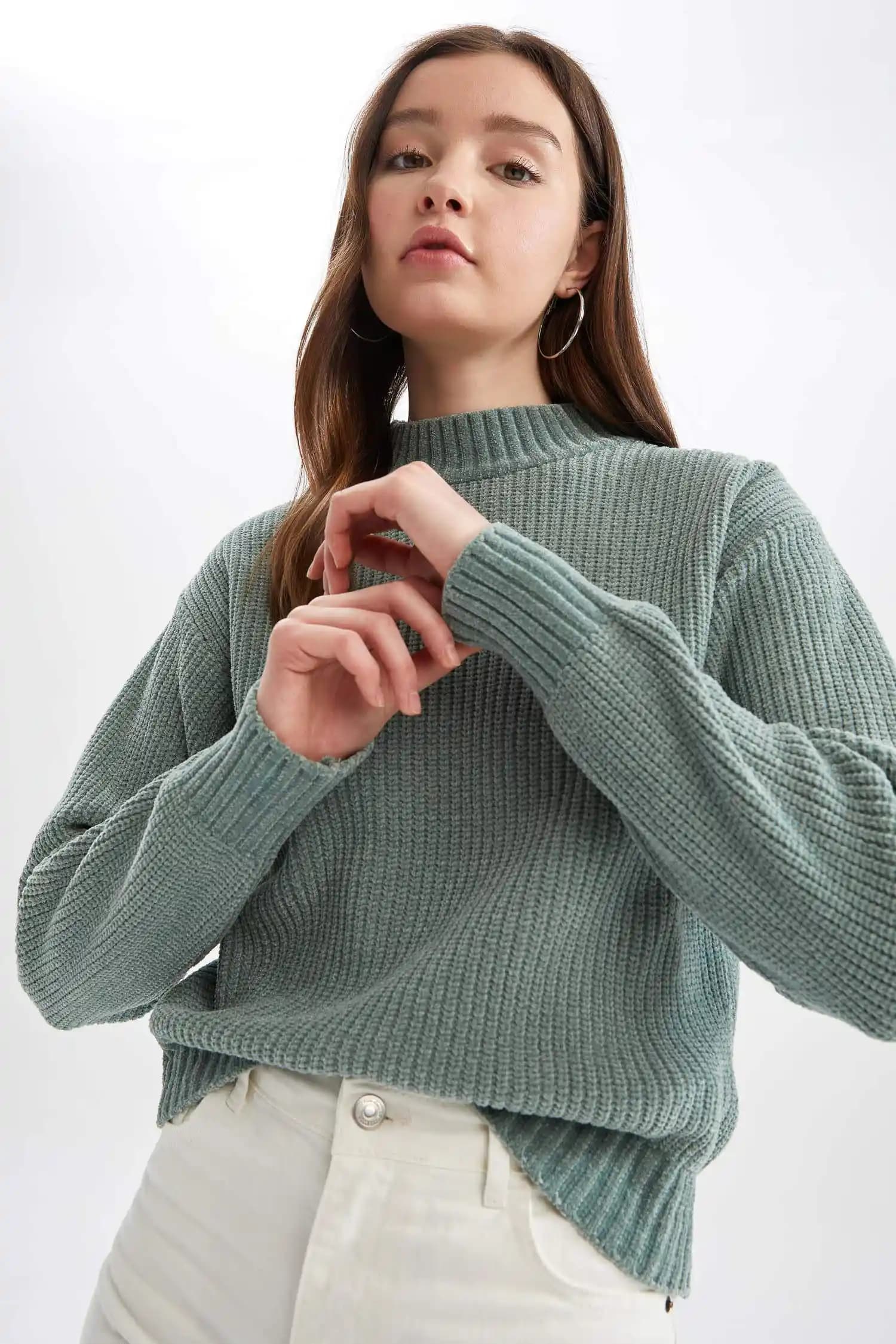 Yarım Balıkçı Yaka Kazakların Moda Dünyasındaki Yeri ve Stil İpuçları