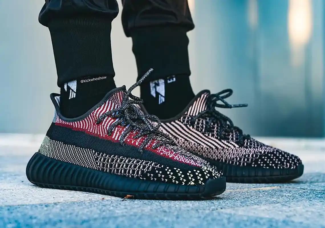 Yeezy 350 V2 Modada Yenilik ve Teknolojinin Buluşması