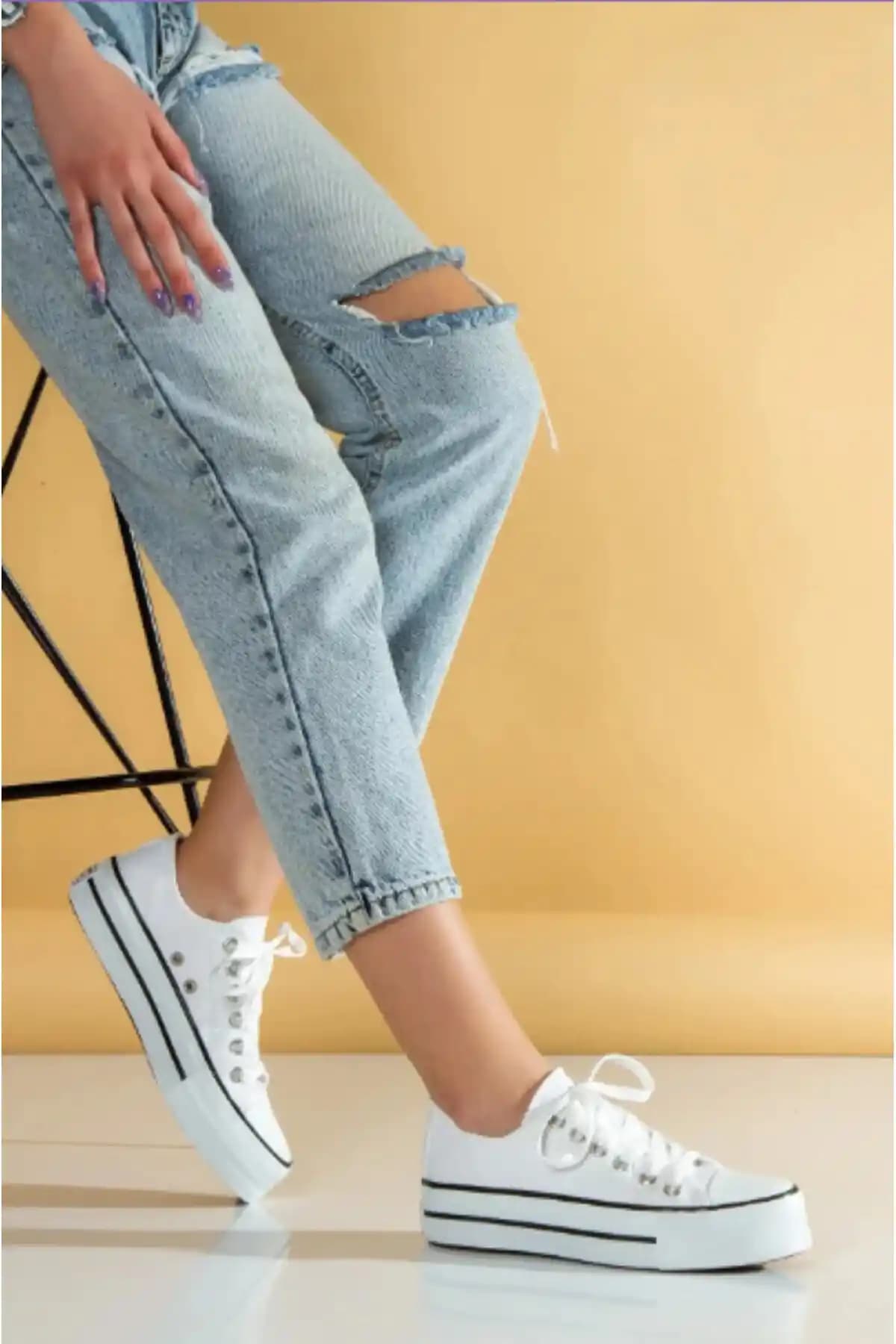 Yüksek Tabanlı Ayakkabılar ve Günümüz Moda Trendleri Hakkında Kapsamlı Bir Analiz