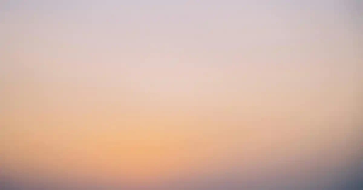 12. Sınıf Mezuniyet Elbiseleri: Stil, Renk ve Tasarım Üzerine Genel Bir Bakış