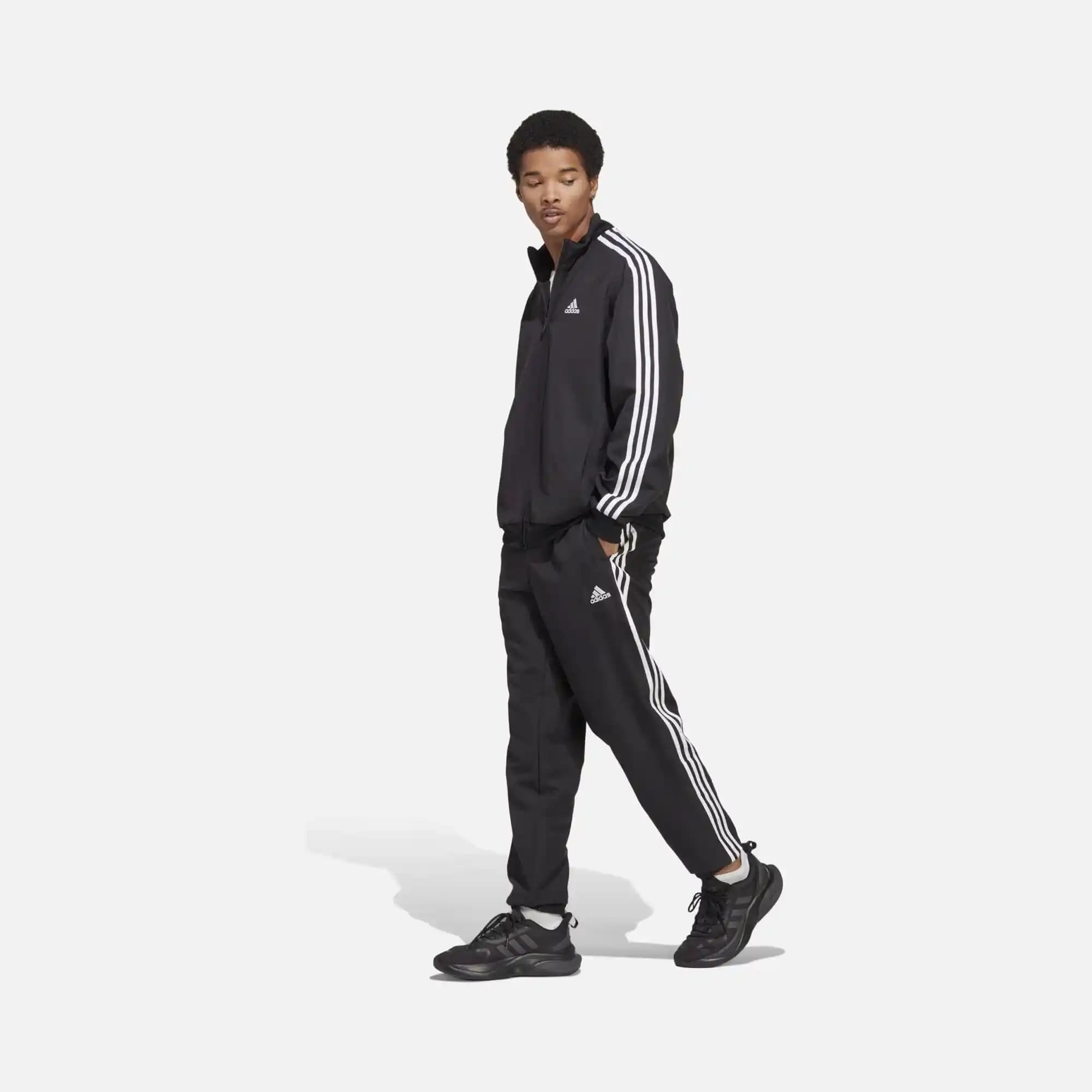 Adidas Eşofman ve Keko Stili: Spor Giyim ve Moda Dünyasındaki Teknolojik Yenilikler