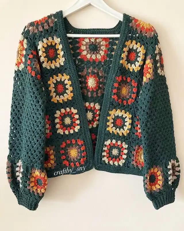 Babaanne Hırkası: Moda Dünyasında Nostaljik ve Modern Stil Arasında Köprü