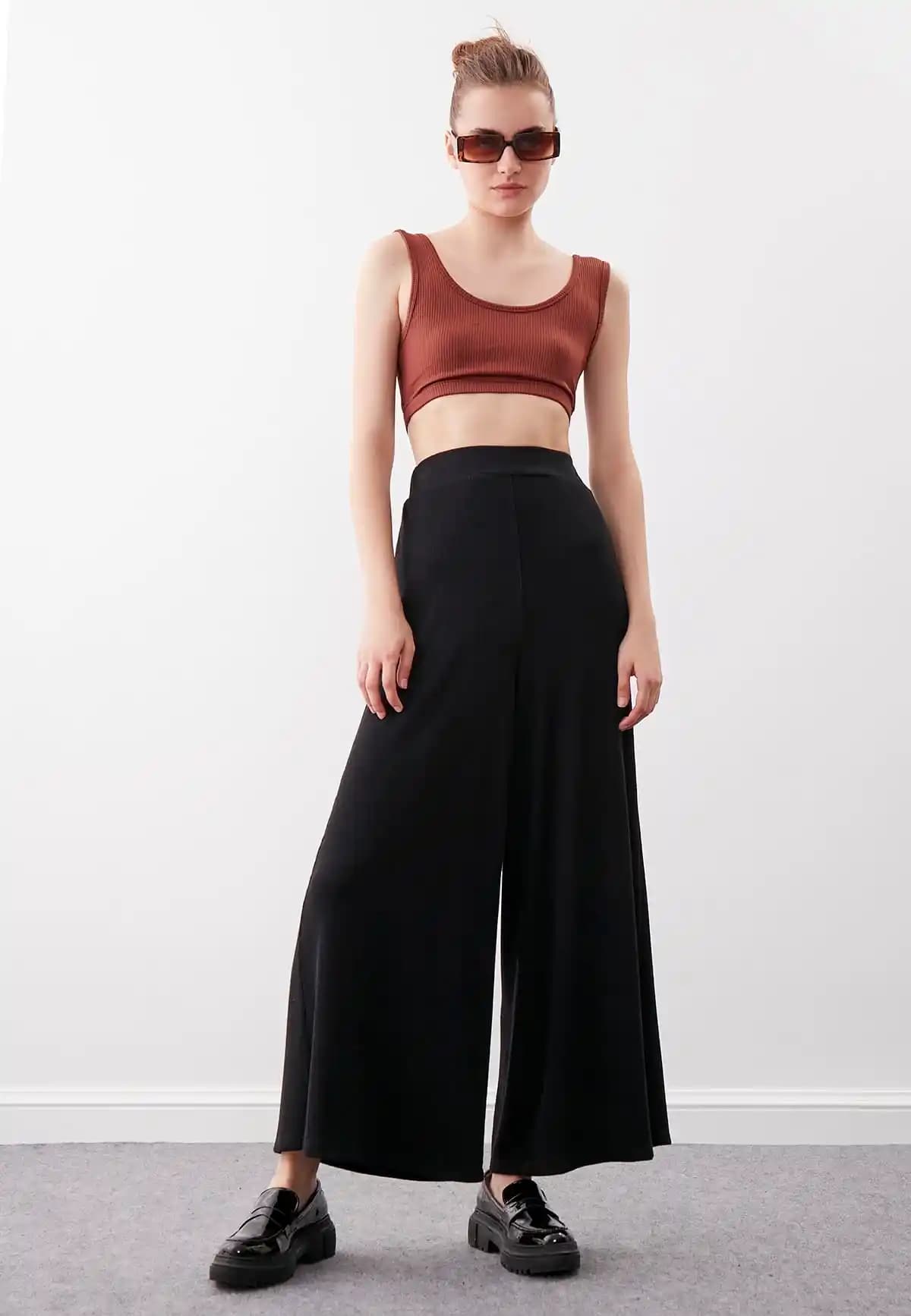 Bol Paça Pantolon Modelleri: Geniş Kesimlerin Moda Dünyasındaki Yeri ve Özellikleri