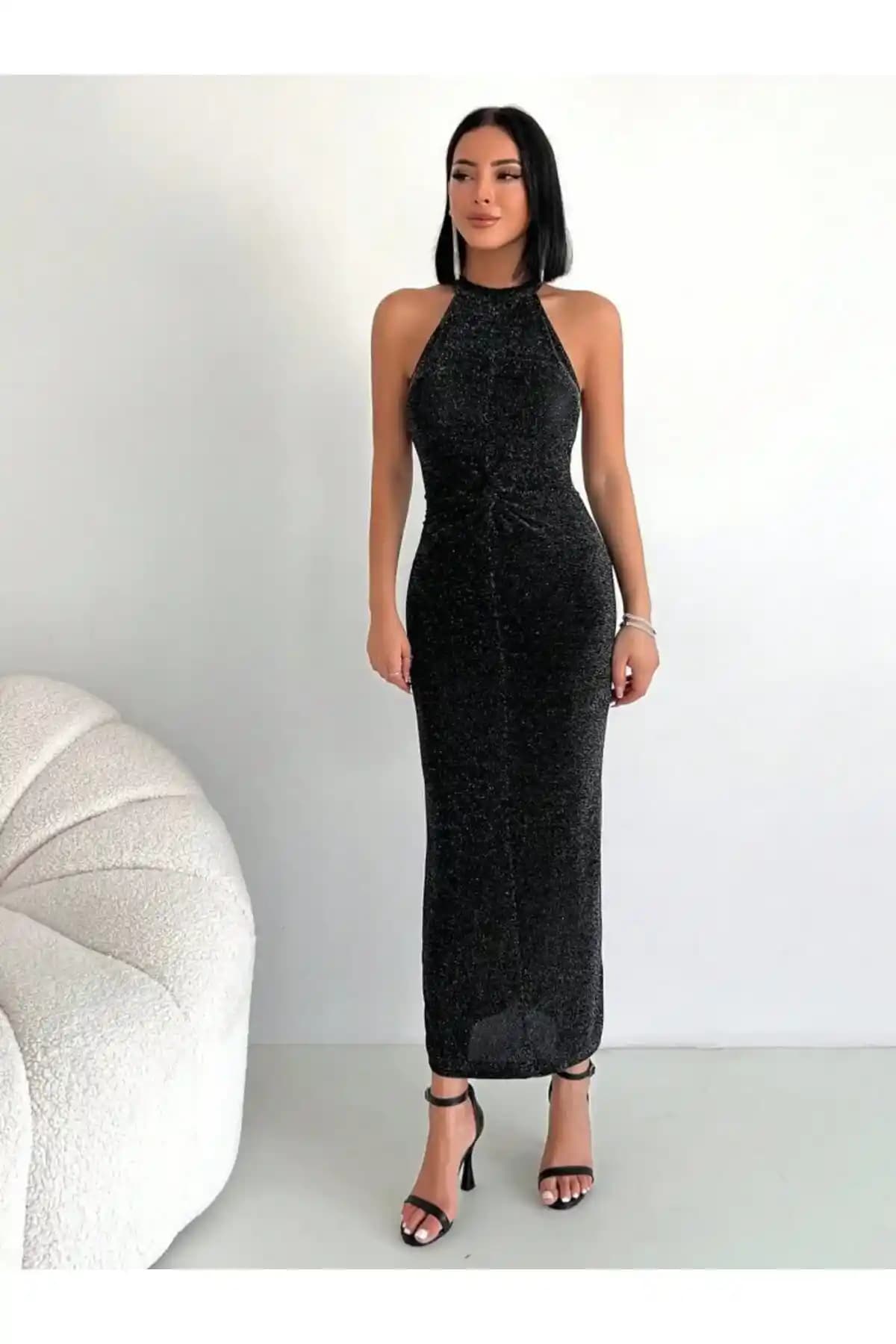 Buzi Kumaş ve Büzgülü Elbise Modelleri: Şıklık ve Fonksiyonelliğin Buluşması