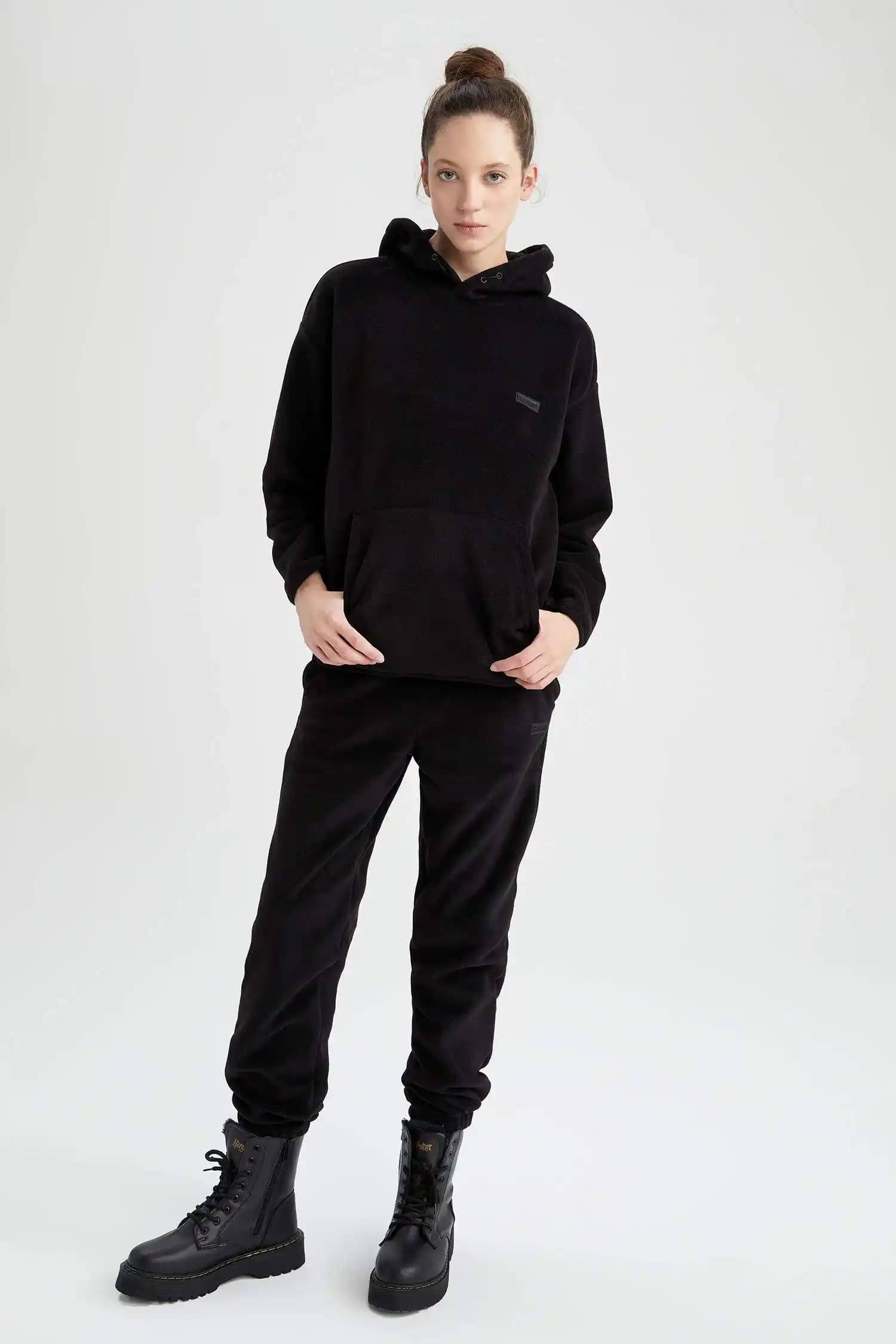 DeFacto Kadın Polar Ürünleri: Akdeniz Esintili Rahat ve Şık Tasarımlar