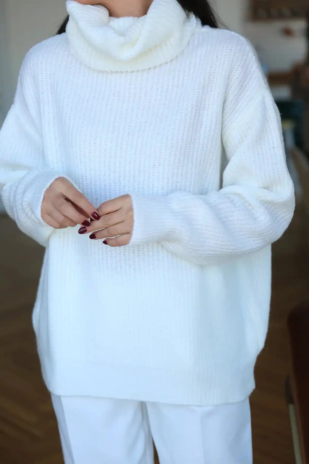 Degaje Yaka Kazak Modelleri ve Moda İçerik Üretiminde Veri Eksikliği Değerlendirmesi