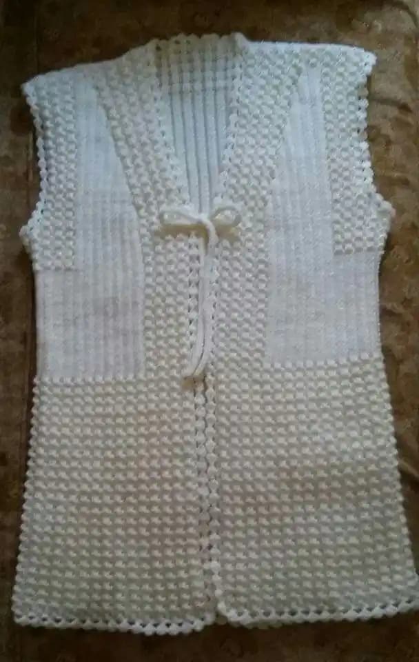 Düz Yelek Modelleri: Minimalist Tasarımlarla Çok Yönlü Moda Seçenekleri