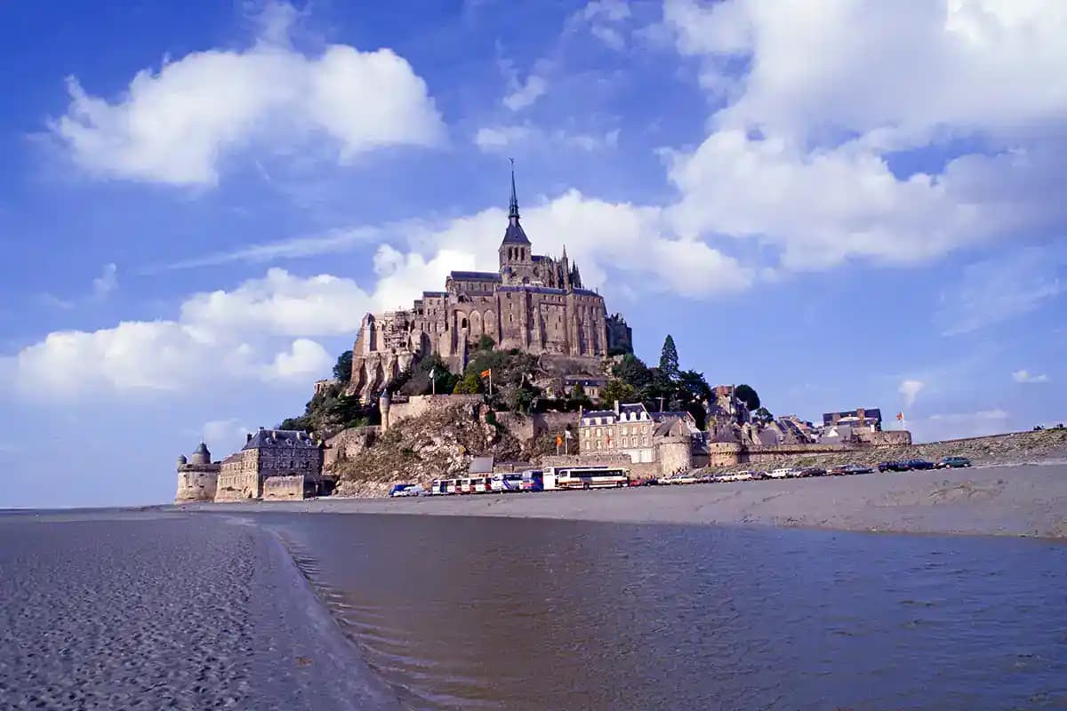 Elsivaki Mont: Moda Sektöründe Dijital Görünürlük ve Müşteri Hizmetlerinin Önemi