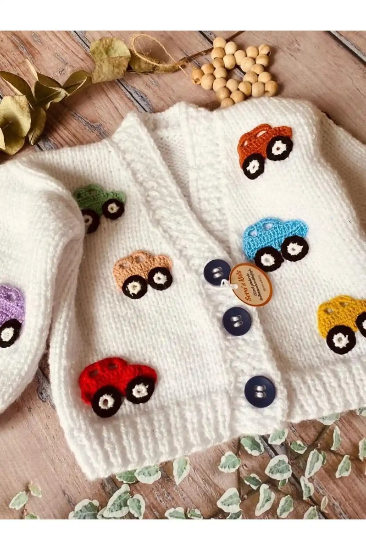 Erkek Bebek El Örgüsü Hırka Modelleri: Moda İçeriğinde Bilgi Eksikliği Değerlendirmesi