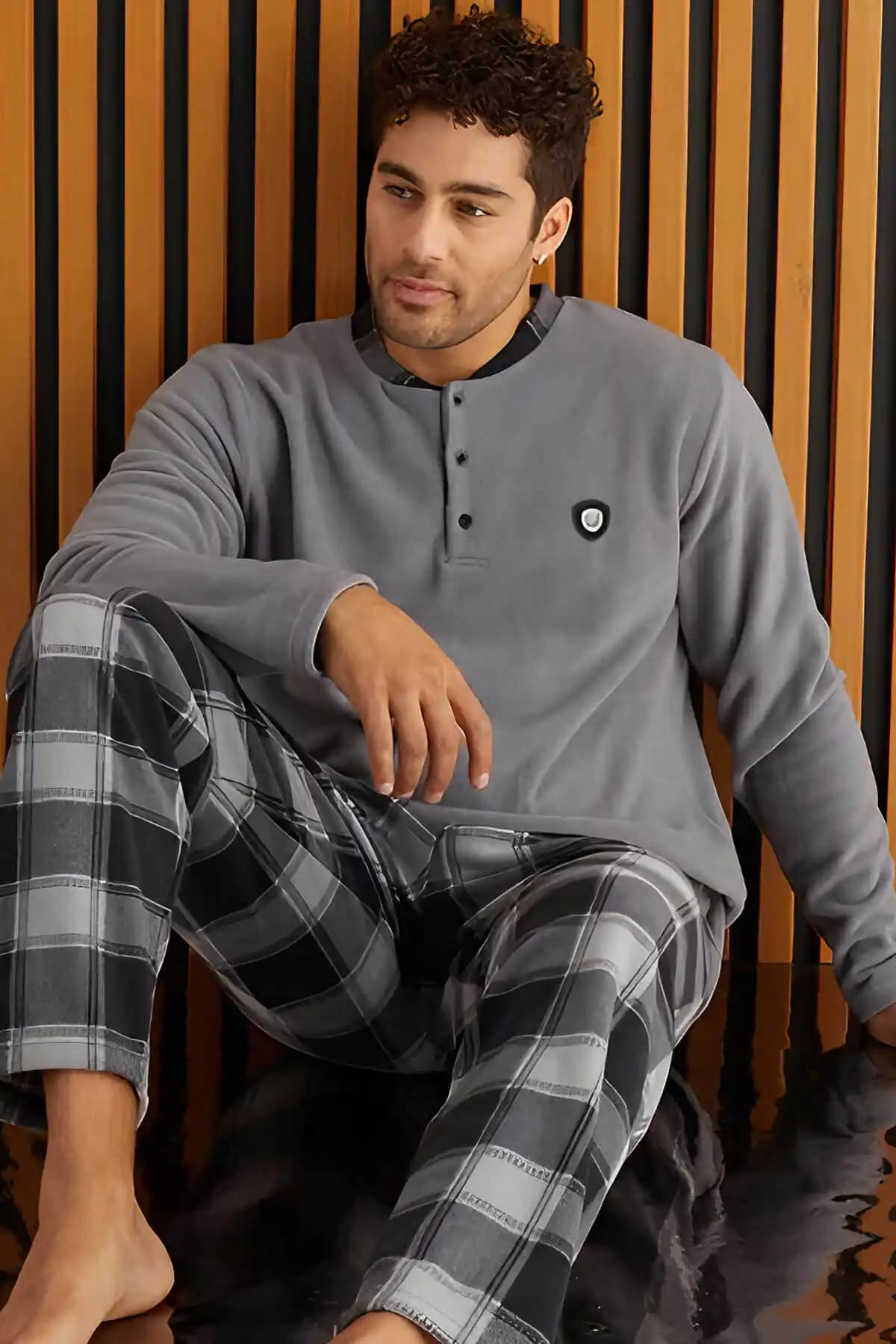 Erkek Ekose Pijama Takımları: Pamuklu Kumaş ve Fonksiyonel Tasarımın Konforu