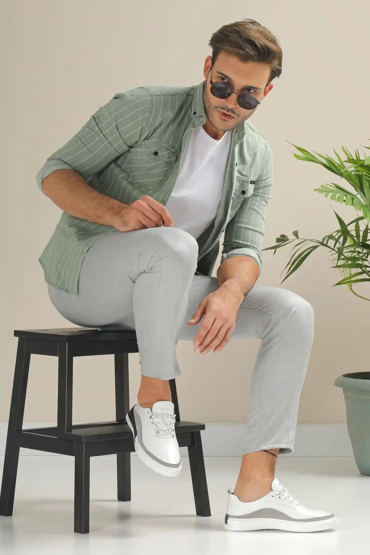 Erkek Şık Kombin Rehberi: Kesim, Kumaş ve Aksesuarlarla Doğru Uyumu Sağlama