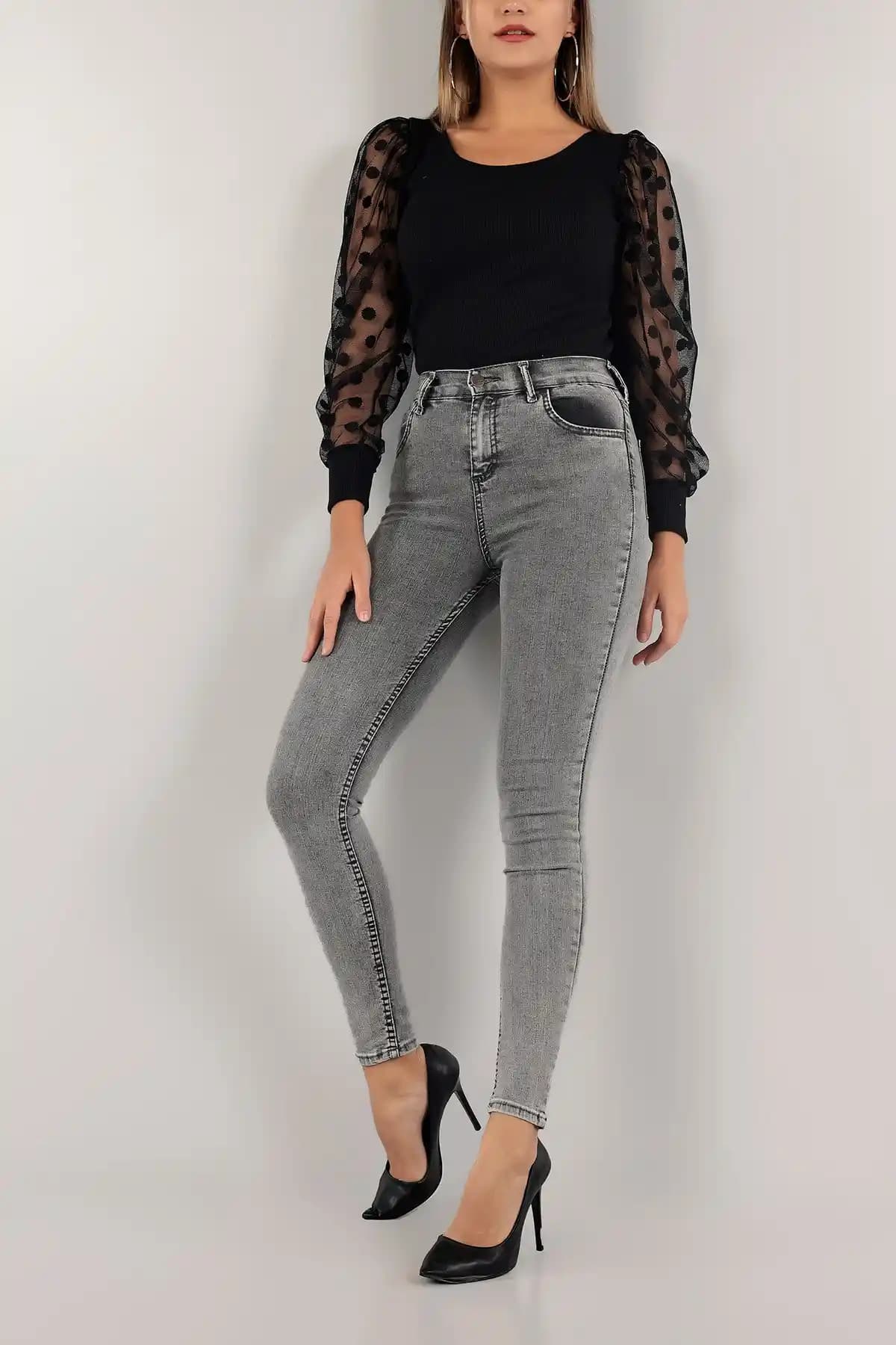 Füme Pantolon Kombinleri Bayan: Minimalist ve Çok Yönlü Şıklık Önerileri