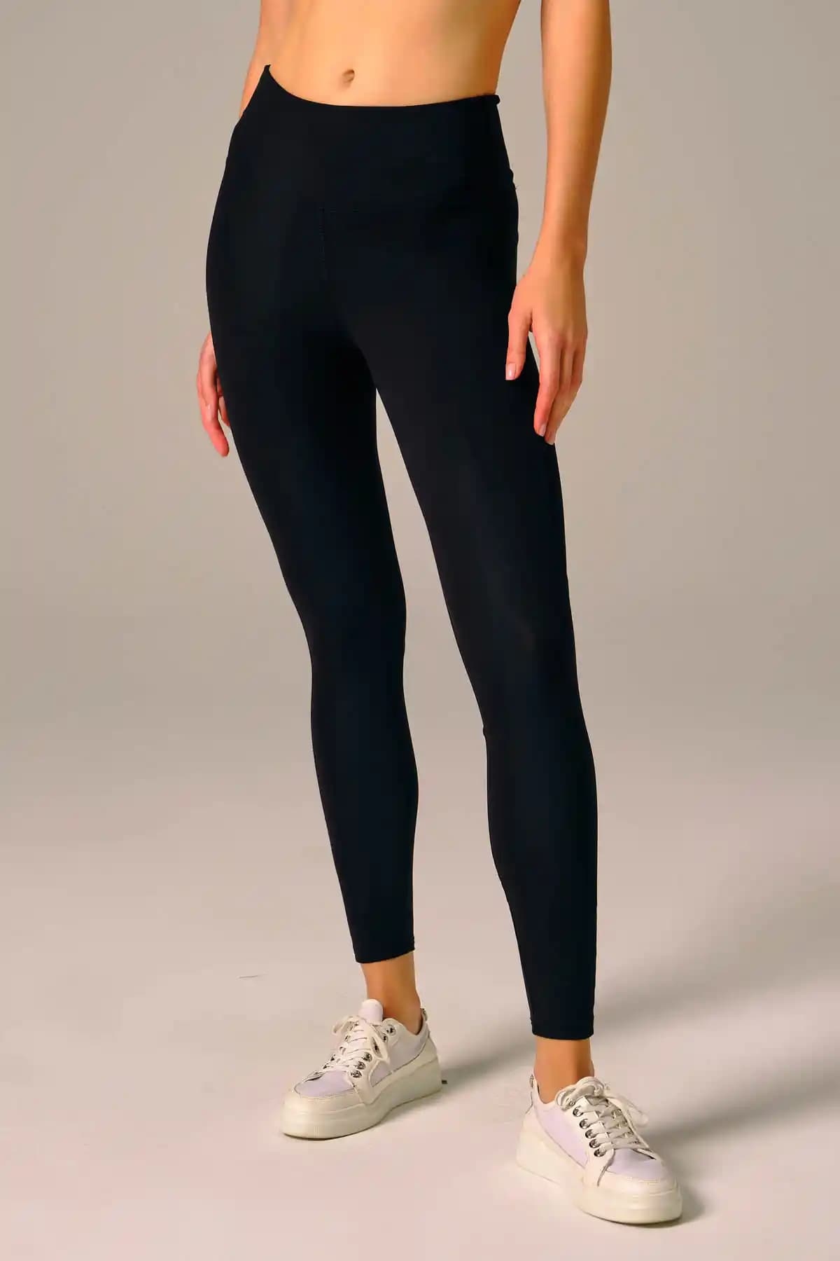 Kadın Tayt Modelleri: Moda ve Fonksiyonellik Üzerine Kapsamlı Bir Değerlendirme