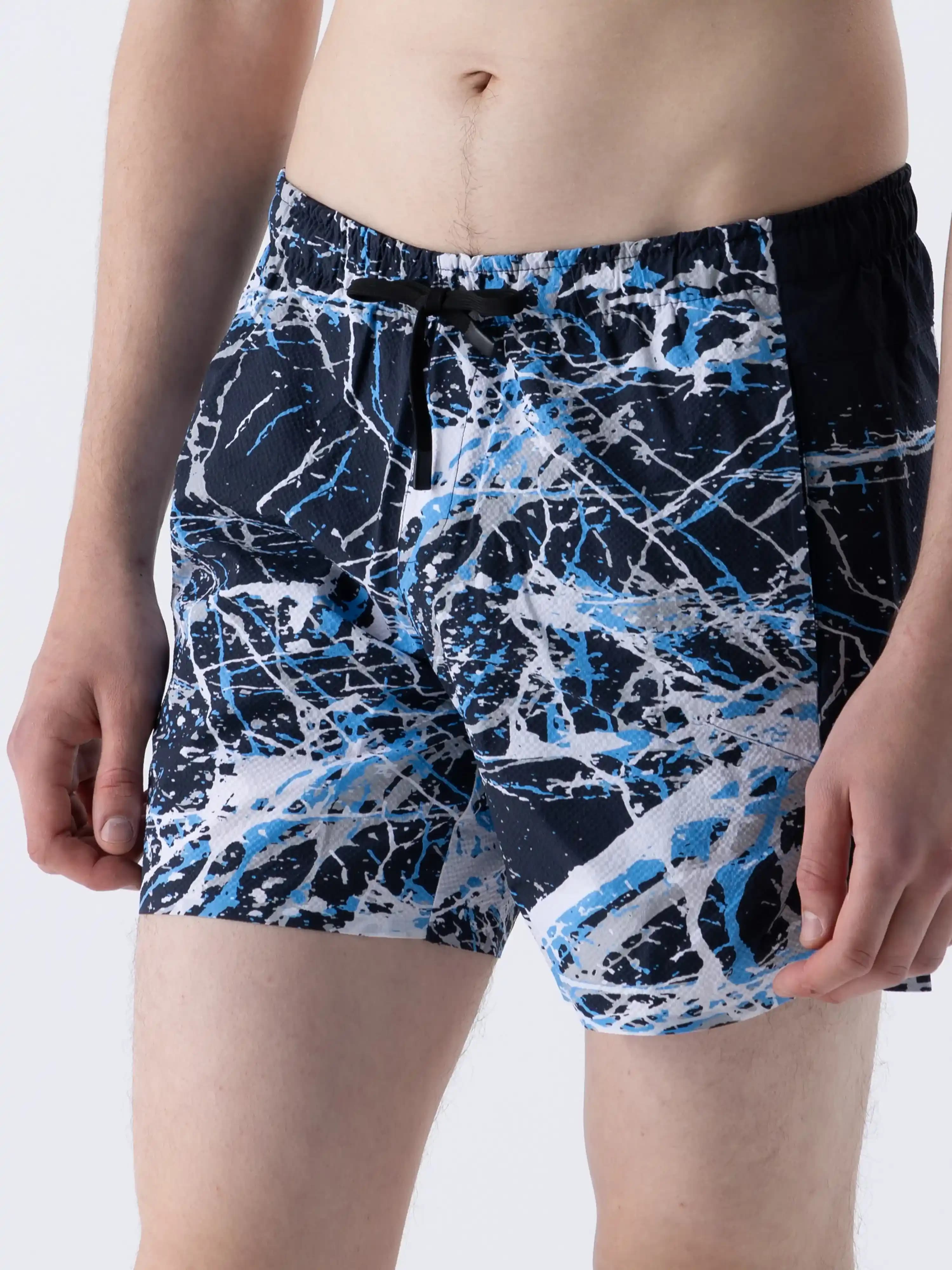 National Teriminin Anlamı ve National Geographic Deniz Şortu Araması Üzerine İnceleme