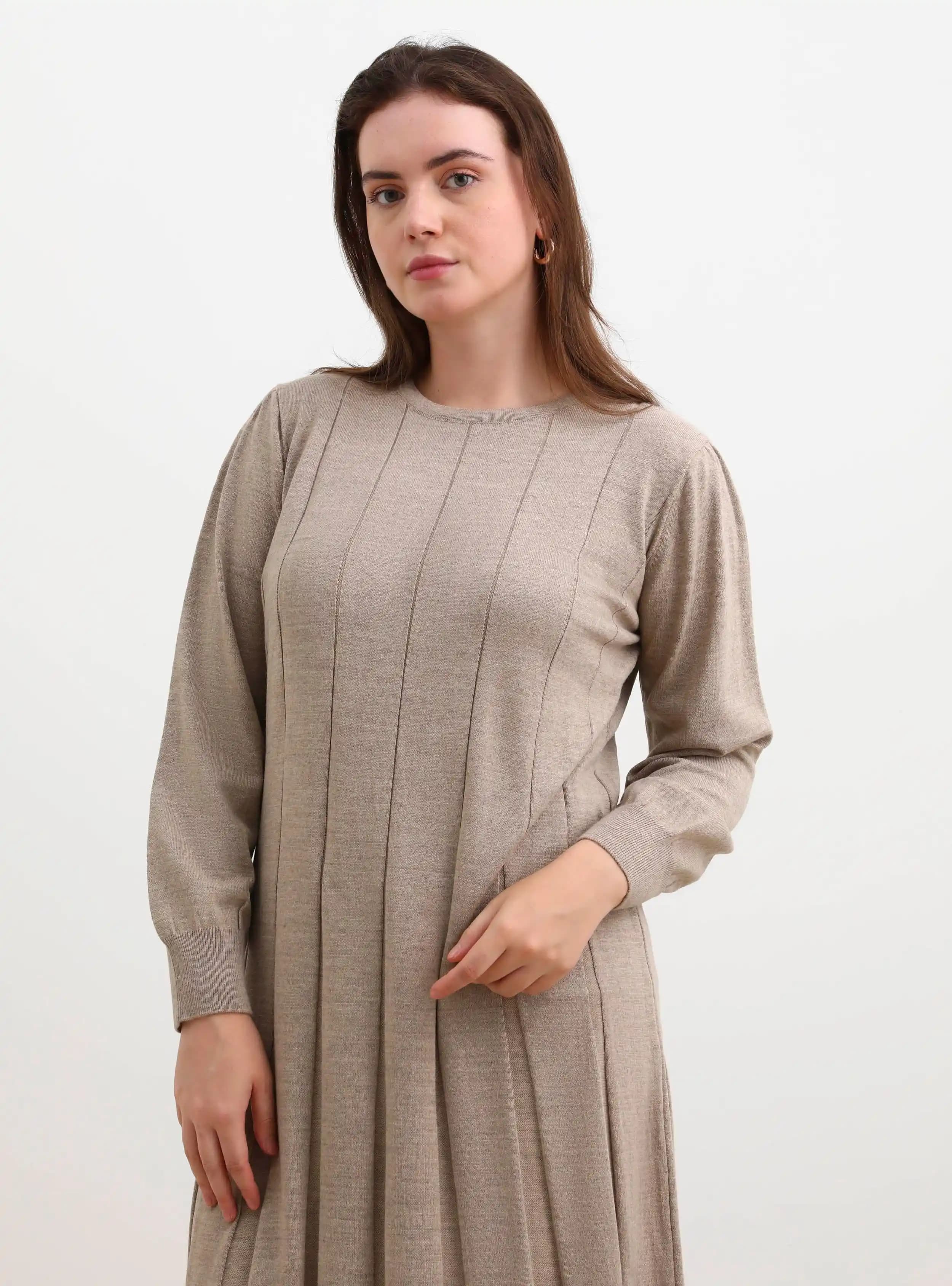 Triko Büyük Beden Elbise: Konfor ve Moda Arasında Esnek Tasarım Seçenekleri