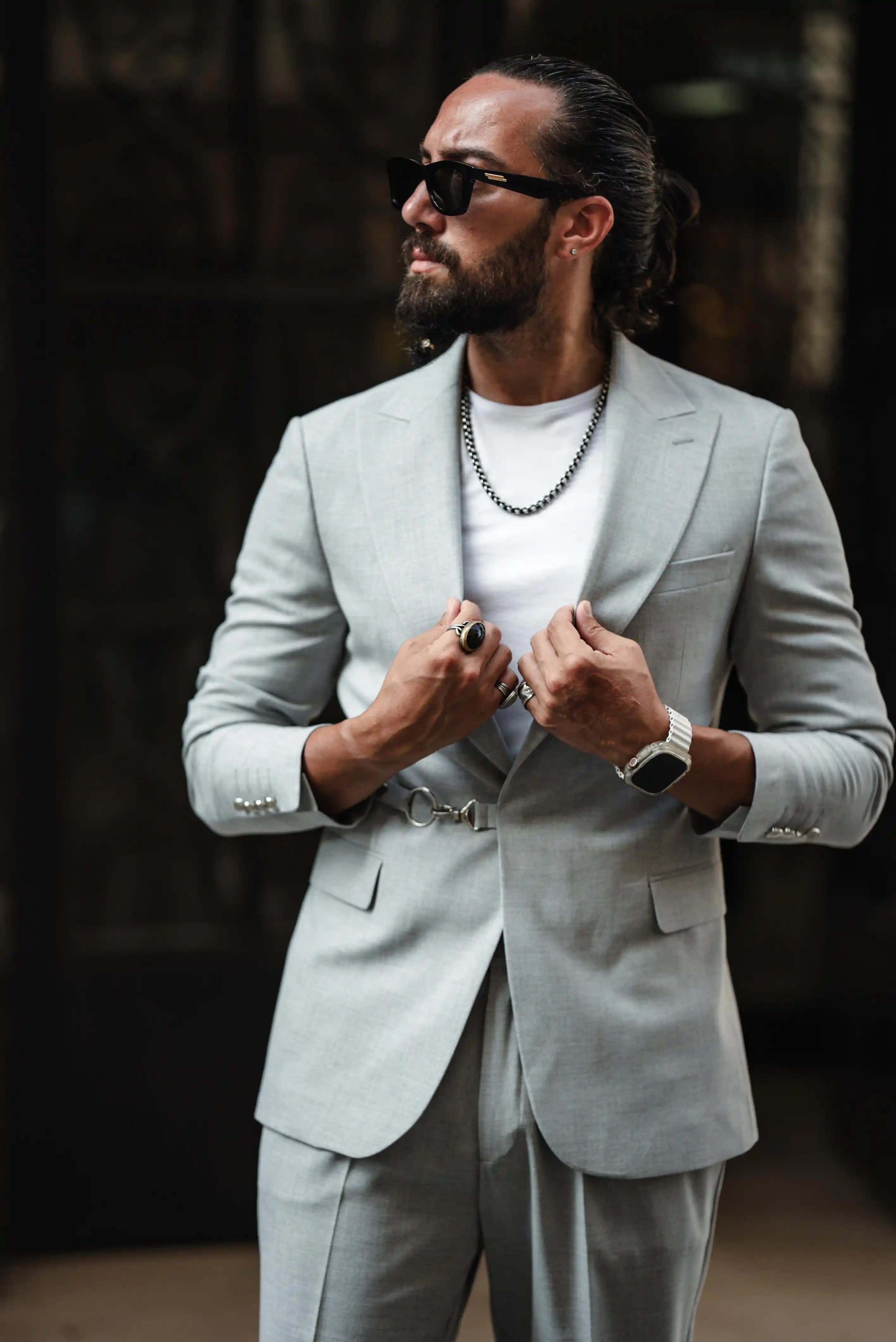 2023 Erkekler İçin Spor Takım Elbise Trendleri: Şıklık ve Konforun Mükemmel Dengesi