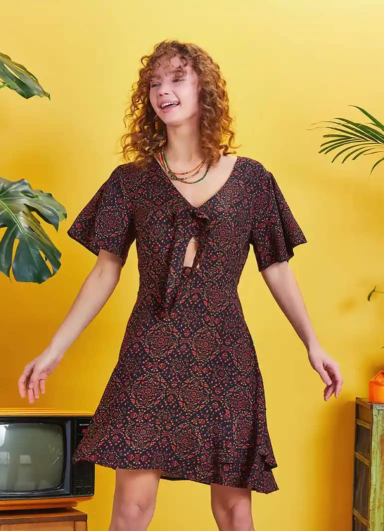 2025 Moda Trendlerine Uygun Yeni Elbise Modelleri ve Stil Önerileri